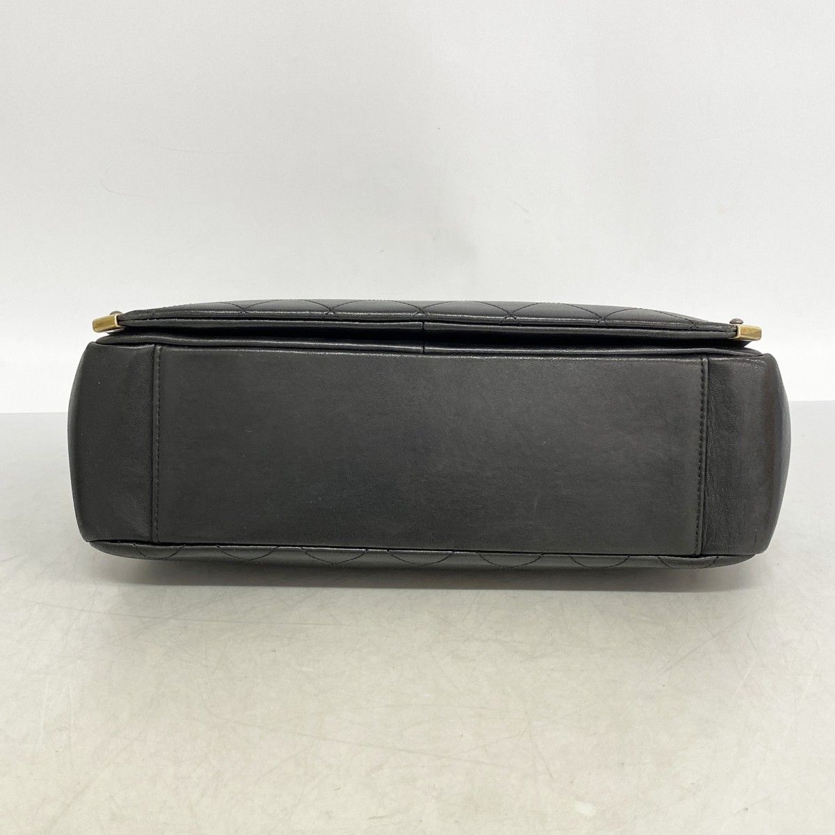 Chanel Shoulder Bag Quilted Lambskin Black Gold — view 3