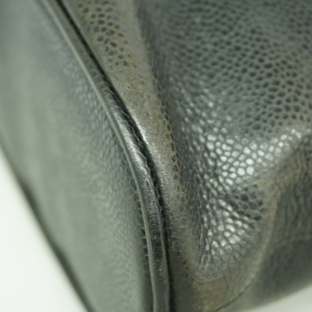 Chanel Shoulder Bag Caviar Leather Black Gold — view 7