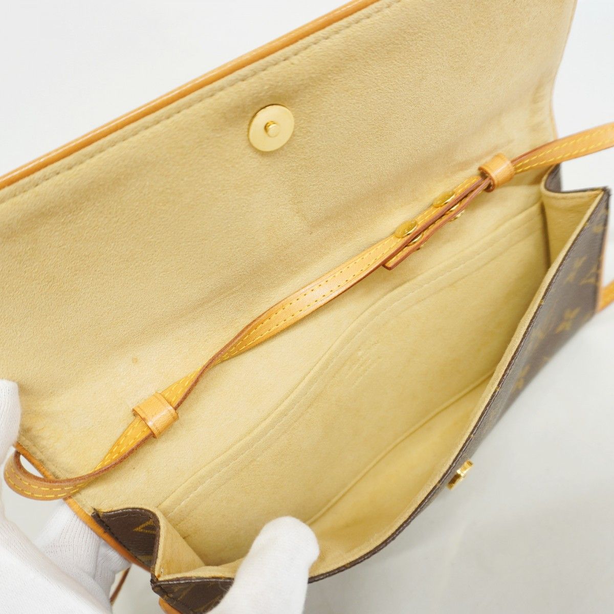 Louis Vuitton Shoulder Bag Monogram Pochette Twin GM Brown — view 4