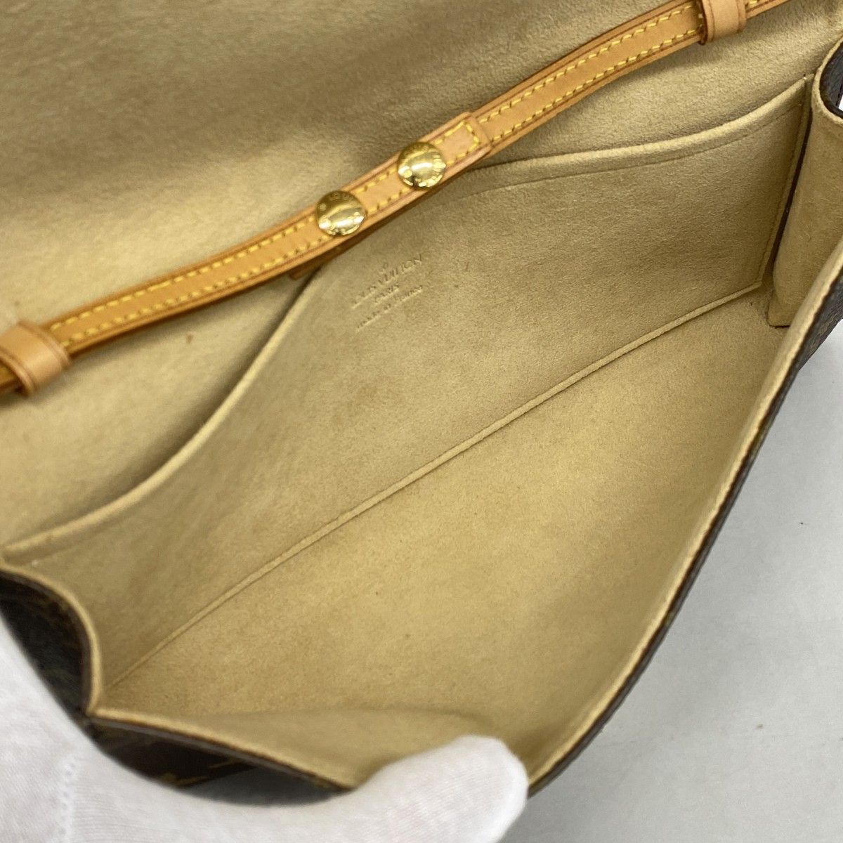 Louis Vuitton Shoulder Bag Monogram Pochette Twin GM Brown — view 4