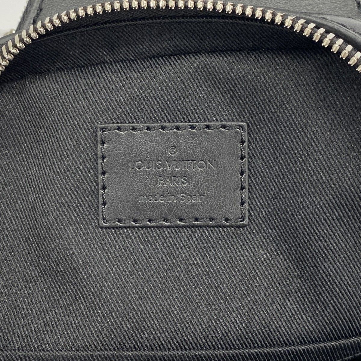 Louis Vuitton Belt Bag Monogram Eclipse Avenue PM Black — view 5