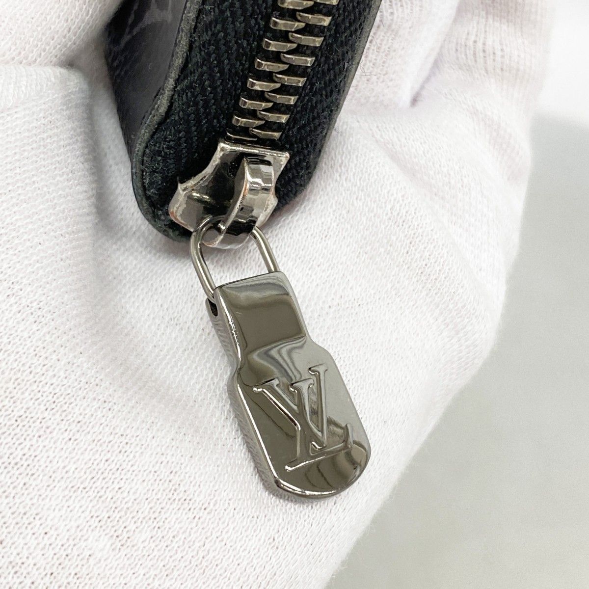 Louis Vuitton Wallet Monogram Eclipse Zippy Vertical Black — view 7