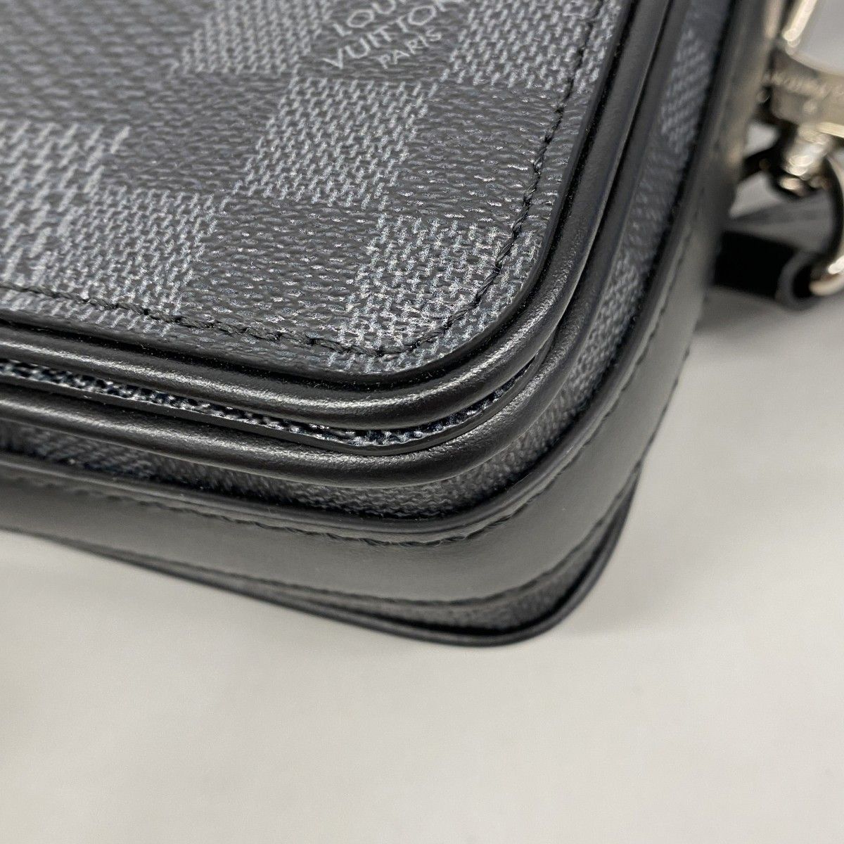 Louis Vuitton Shoulder Bag Damier Graphite Studio Messenger Black — view 6