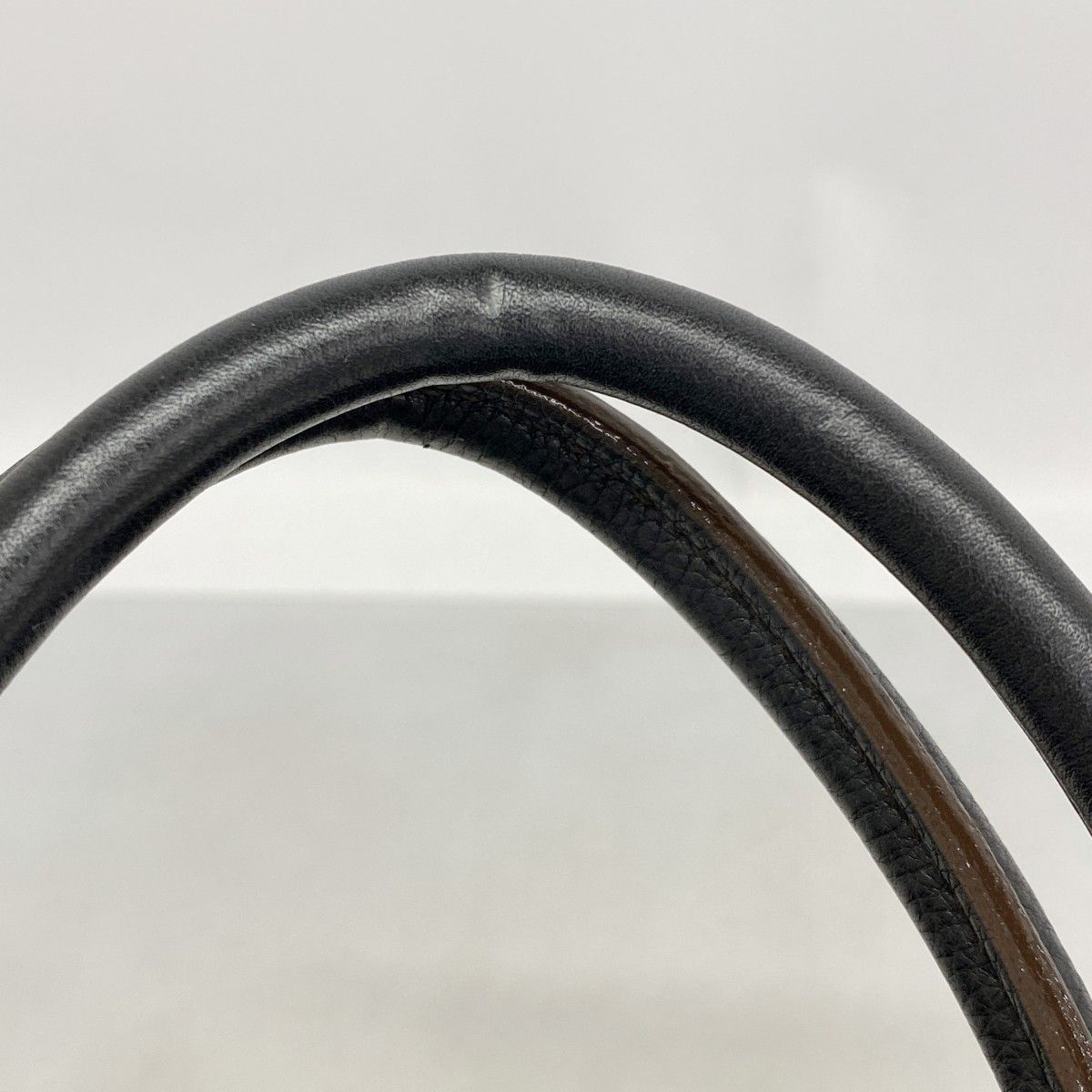 Louis Vuitton Tote Mahina L Noir — view 7