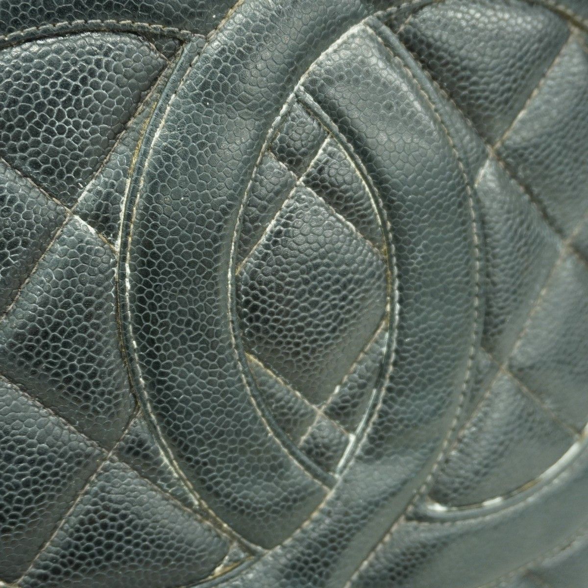 Chanel Tote Medallion Caviar Leather Black Gold — view 8