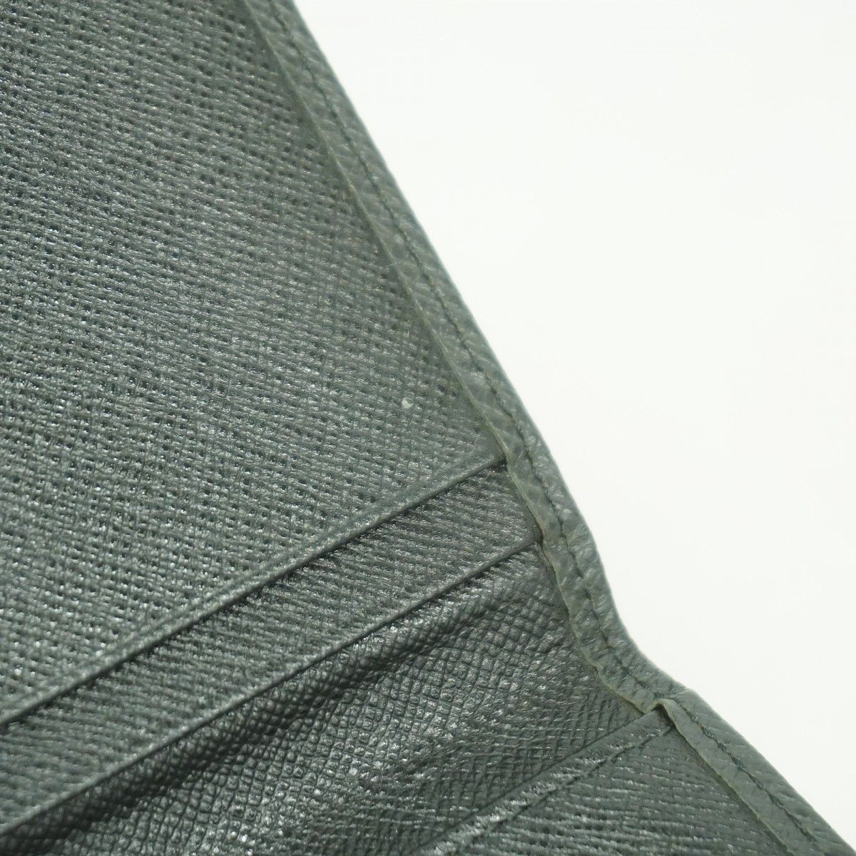 Louis Vuitton Billfold Taiga Porto Chequier Carte Cles Ardoise 2-Way — view 8