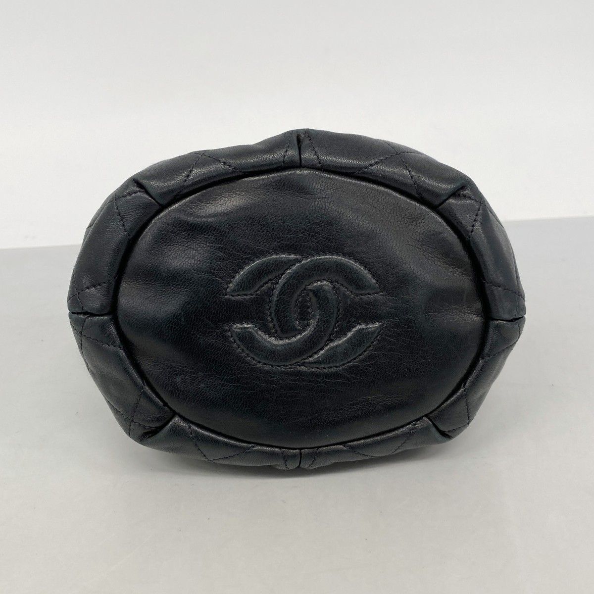 Chanel Shoulder Bag Quilted Lambskin Black Gold — view 3