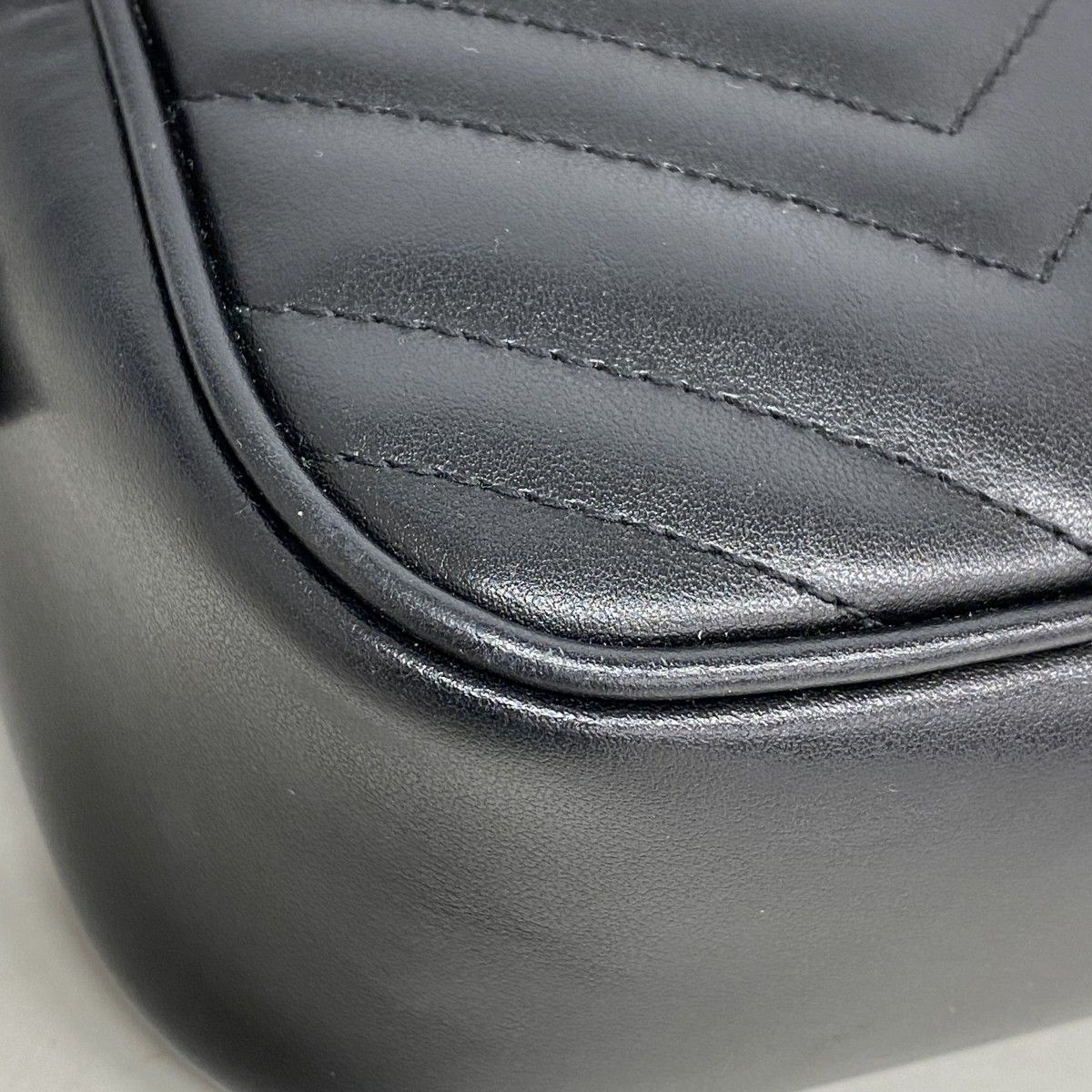Gucci Shoulder Bag GG Marmont Leather Black Gold — view 6