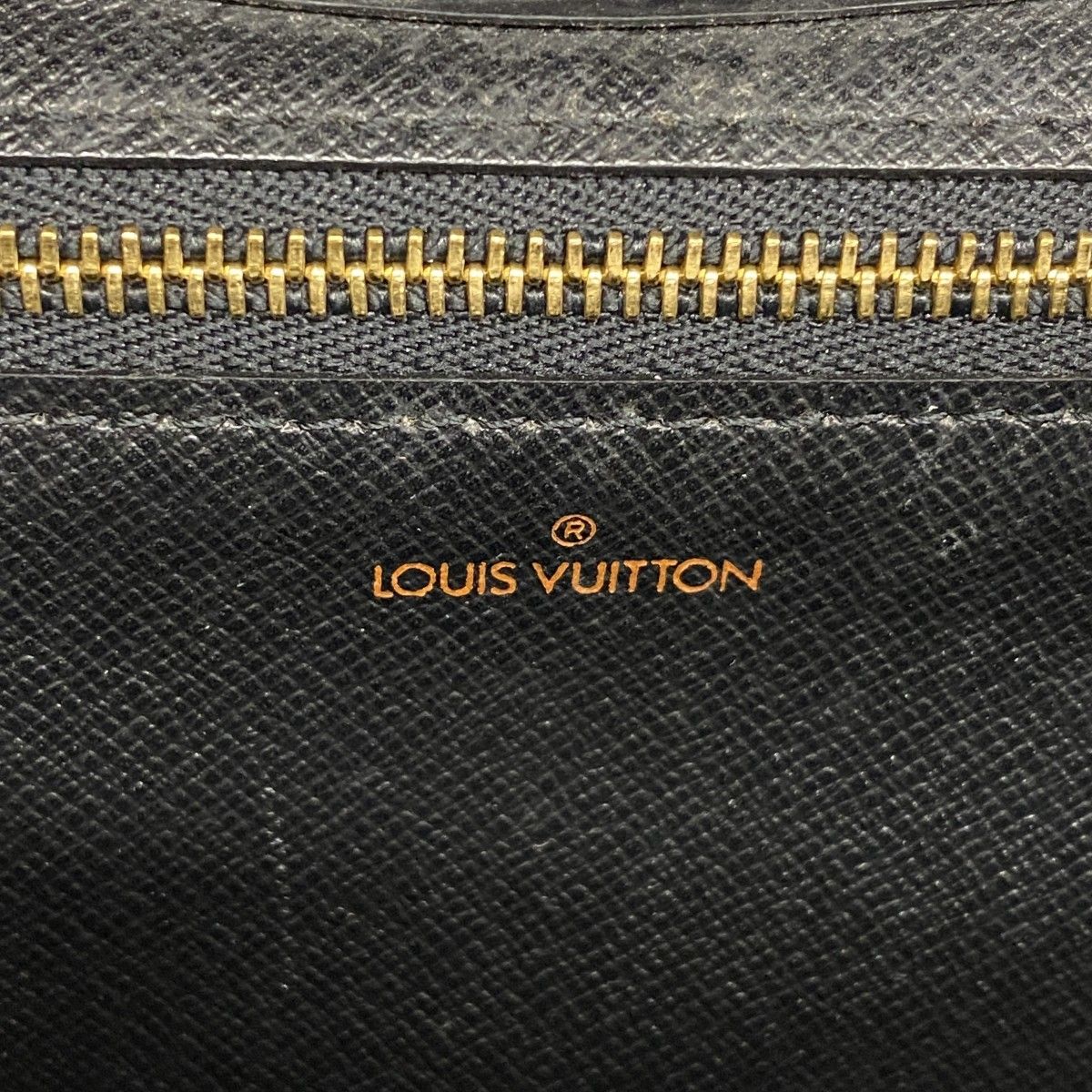 Louis Vuitton Clutch Epi Montaigne 27 Noir — view 5