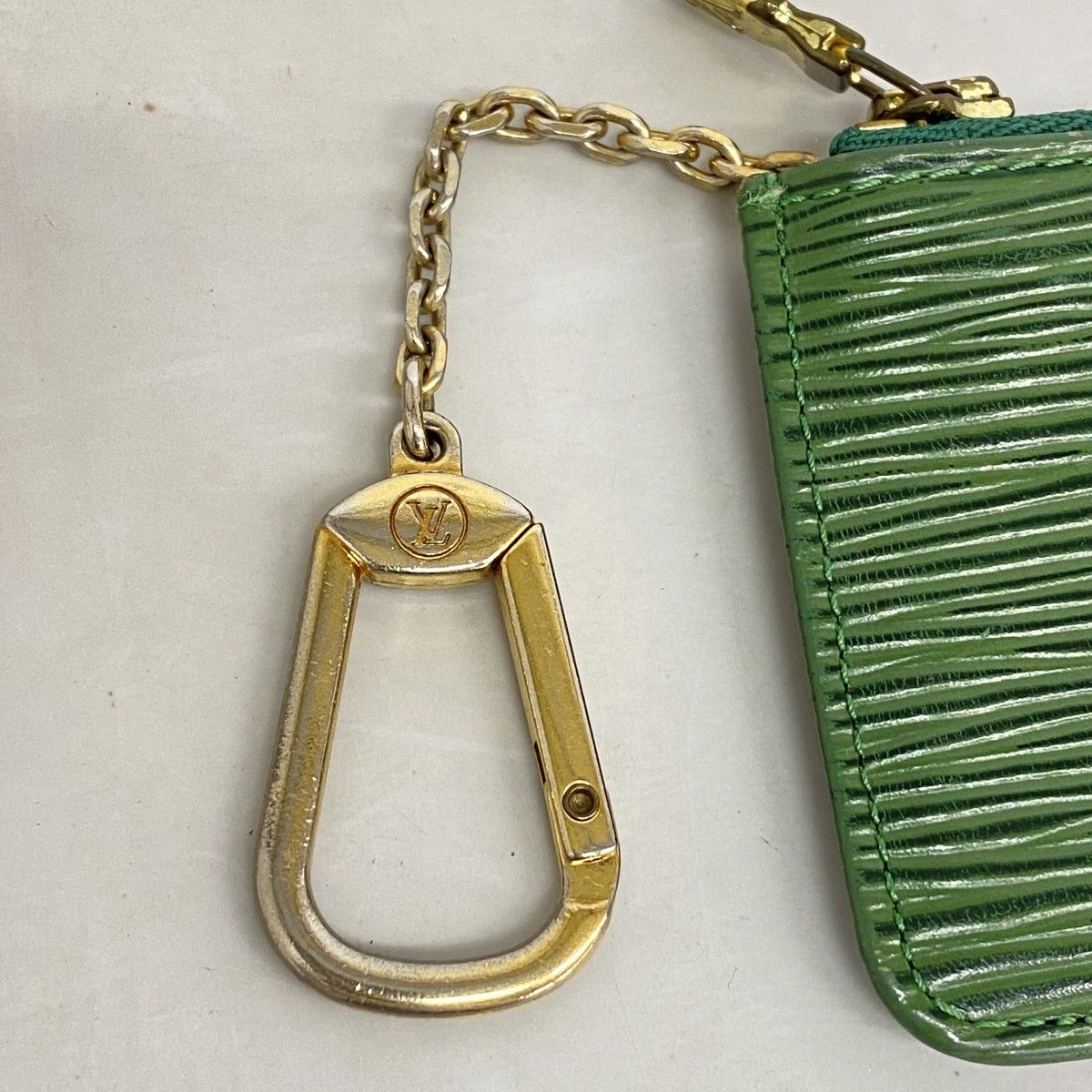 Louis Vuitton Coin Case Epi Pochette Cles Borneo Green — view 6