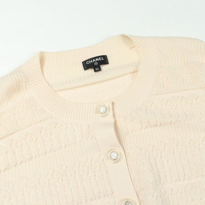 Chanel digan CC Logo Button T-Shirt — view 6