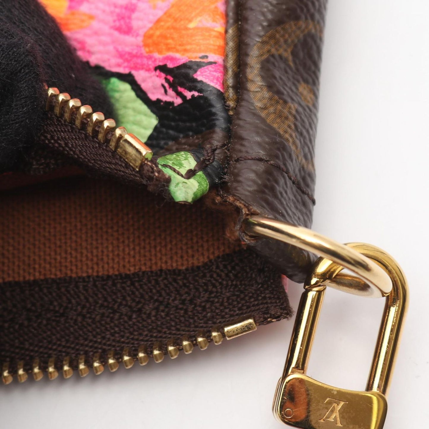 Louis Vuitton Handbag Pochette Monogram Leather — view 9