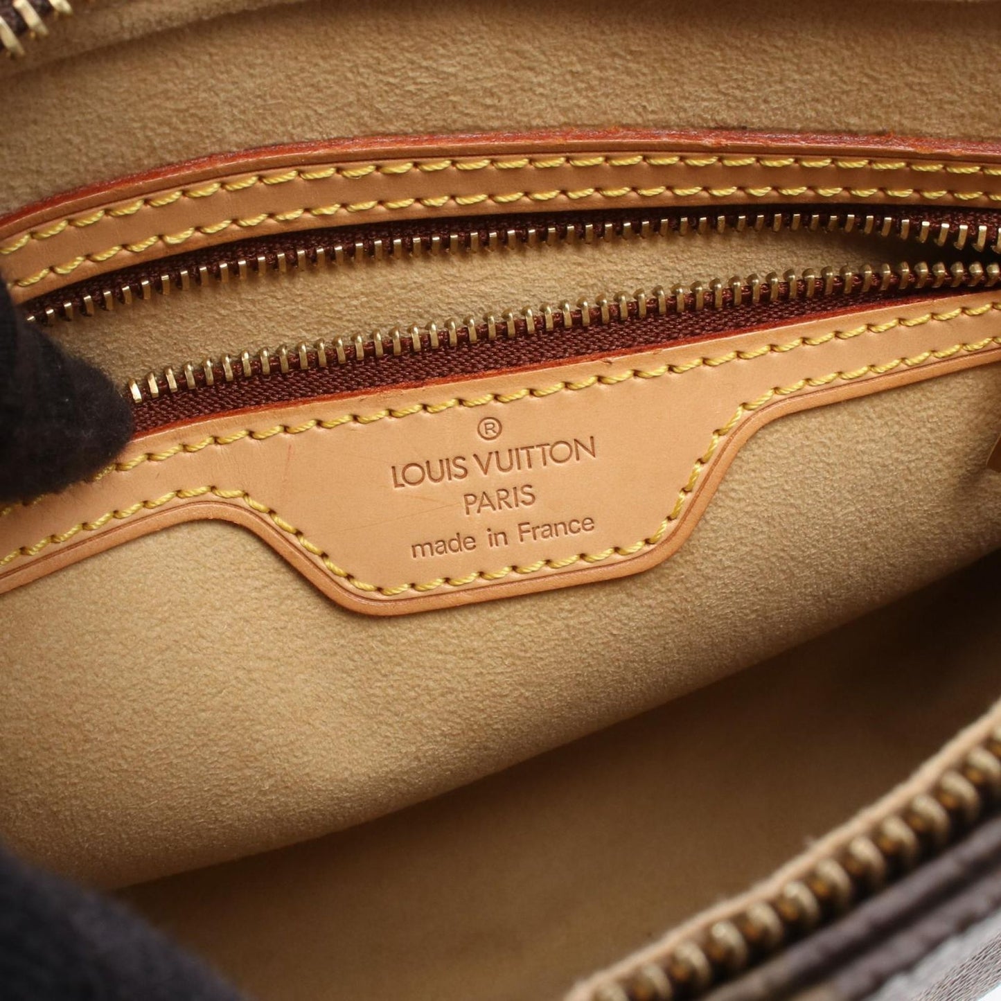 Louis Vuitton Shoulder Bag ping Leather — view 4