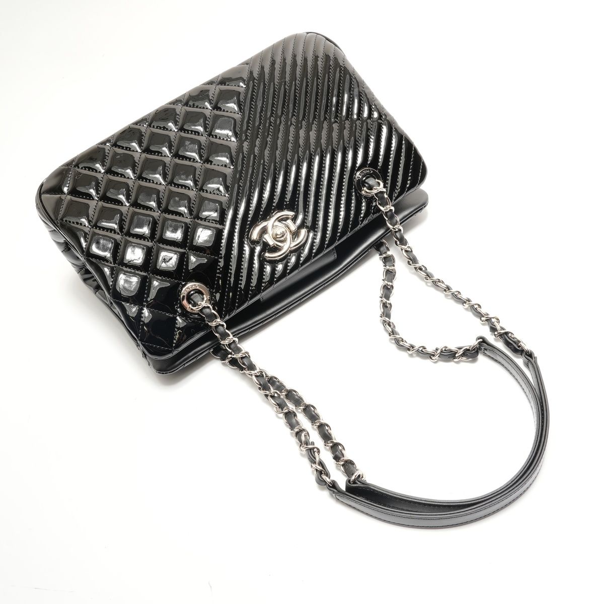 Chanel Shoulder Bag Coco Boy Patent Leather — view 8