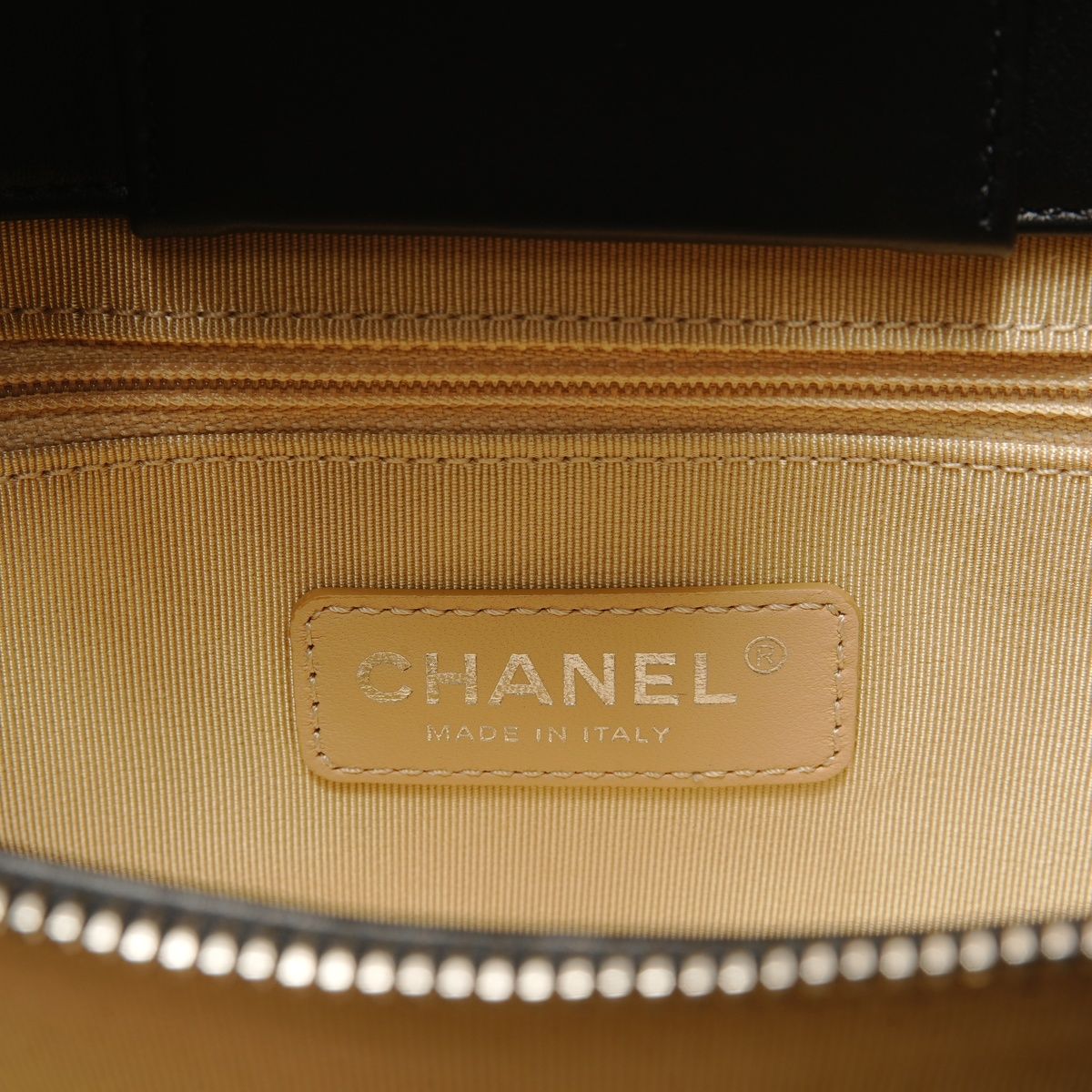 Chanel Shoulder Bag Coco Boy Patent Leather — view 9