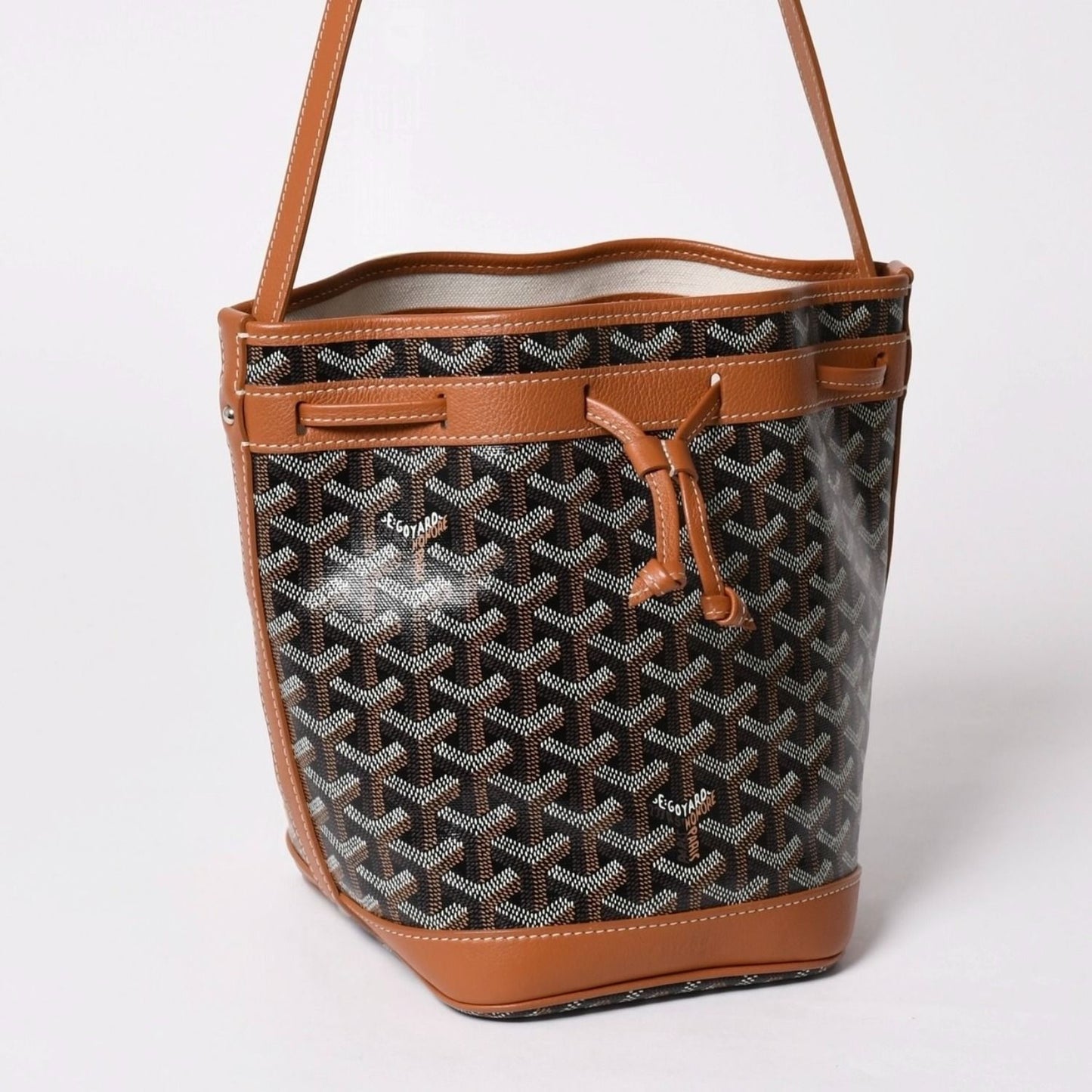 Goyard Petit Flo Bucket Bag Brown Calfskin — view 3