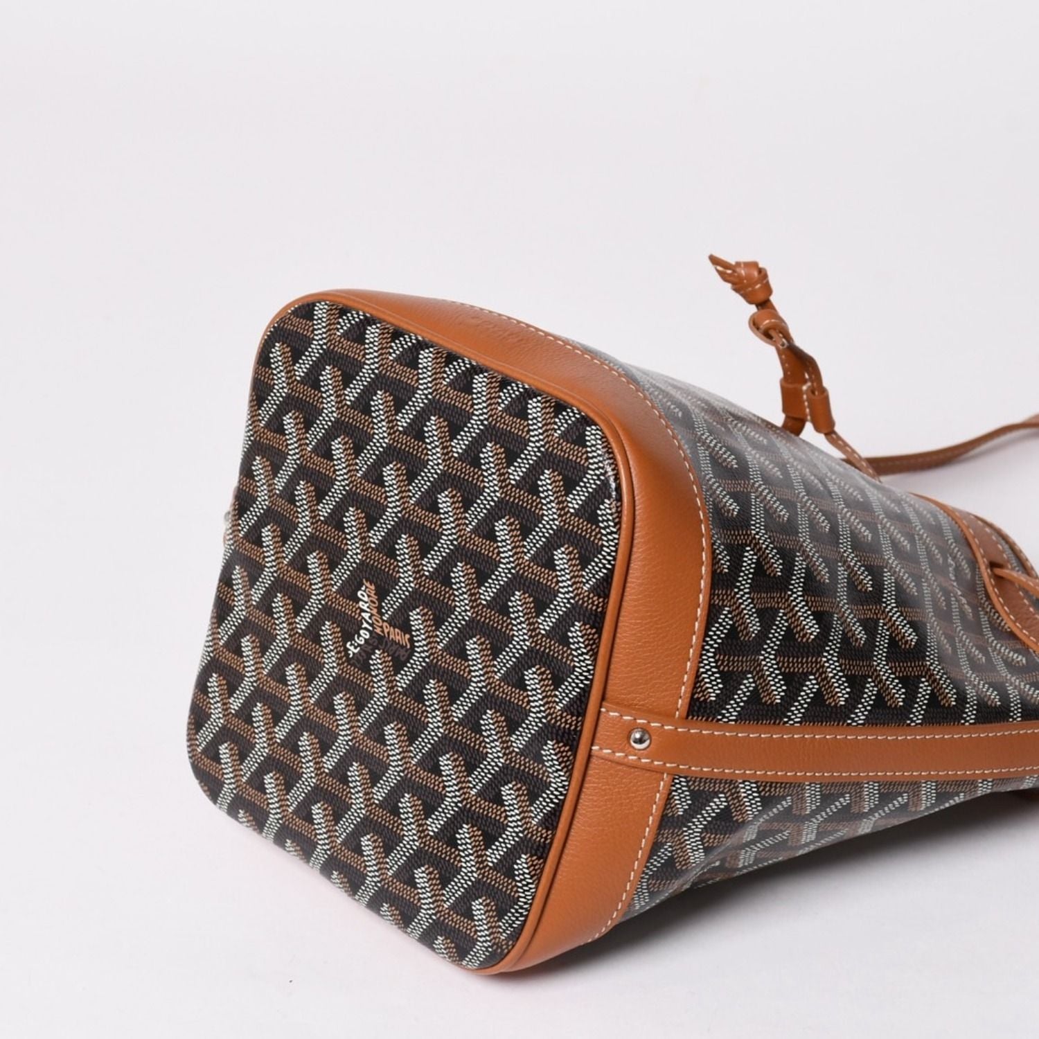 Goyard Petit Flo Bucket Bag Brown Calfskin — view 8