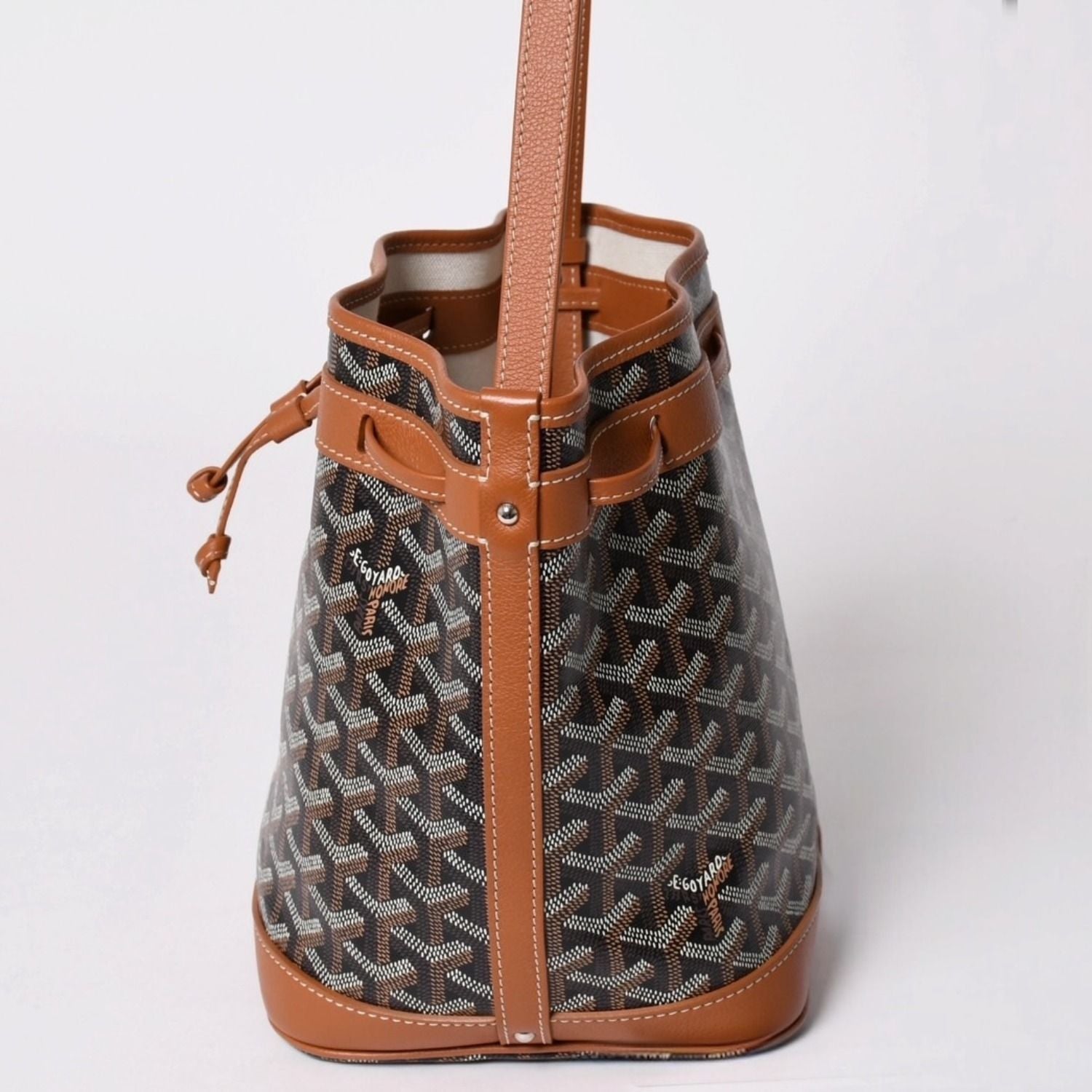 Goyard Petit Flo Bucket Bag Brown Calfskin — view 4