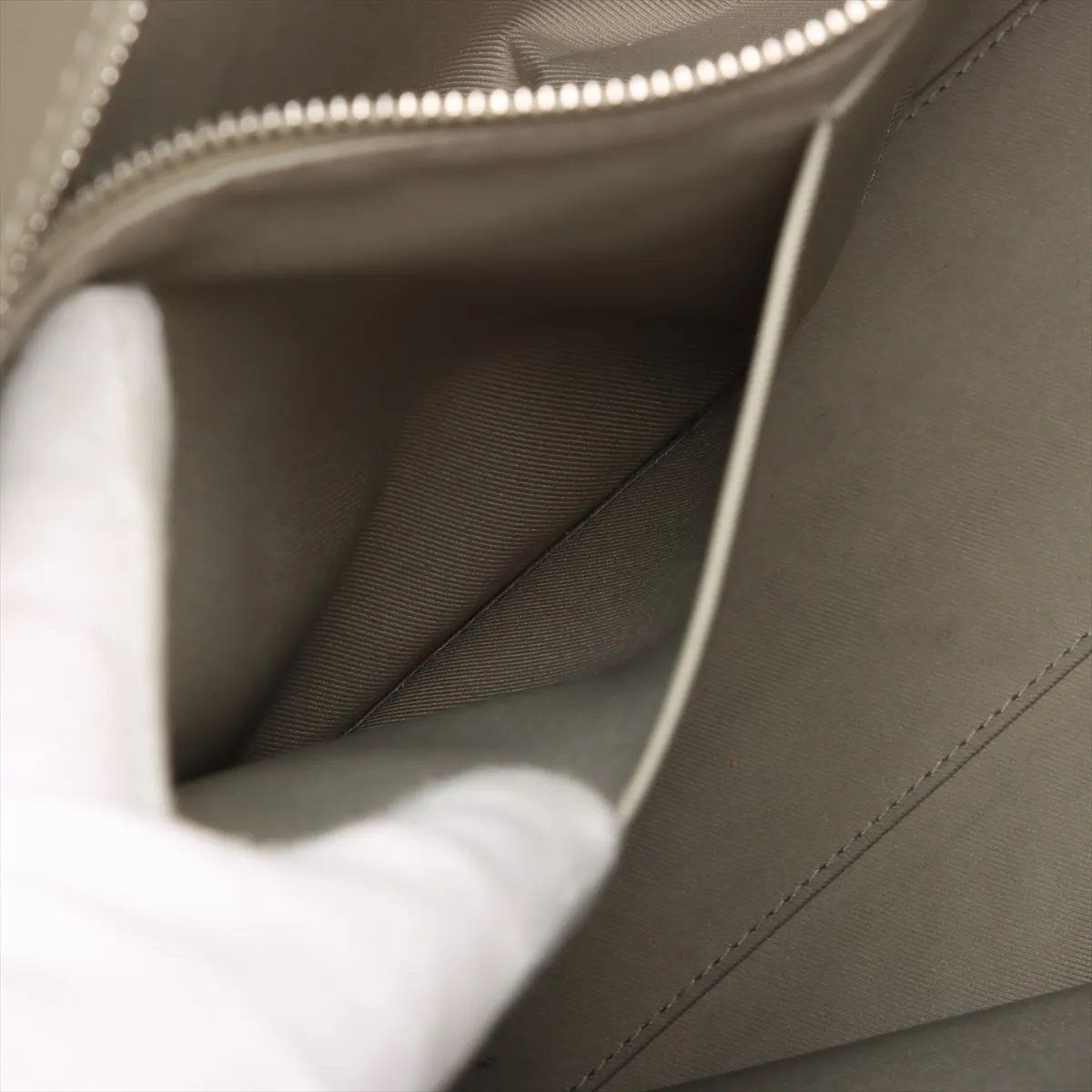 Louis Vuitton LV Aerogram Fast Line Leather Tote — view 9