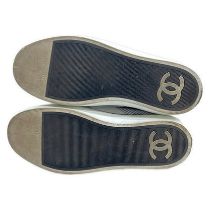 Chanel Sneakers 36 White Black Slip Ons CC Logo Leather — view 4