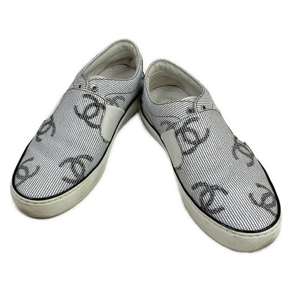 Chanel Sneakers 36 White Black Slip Ons CC Logo Leather — view 2