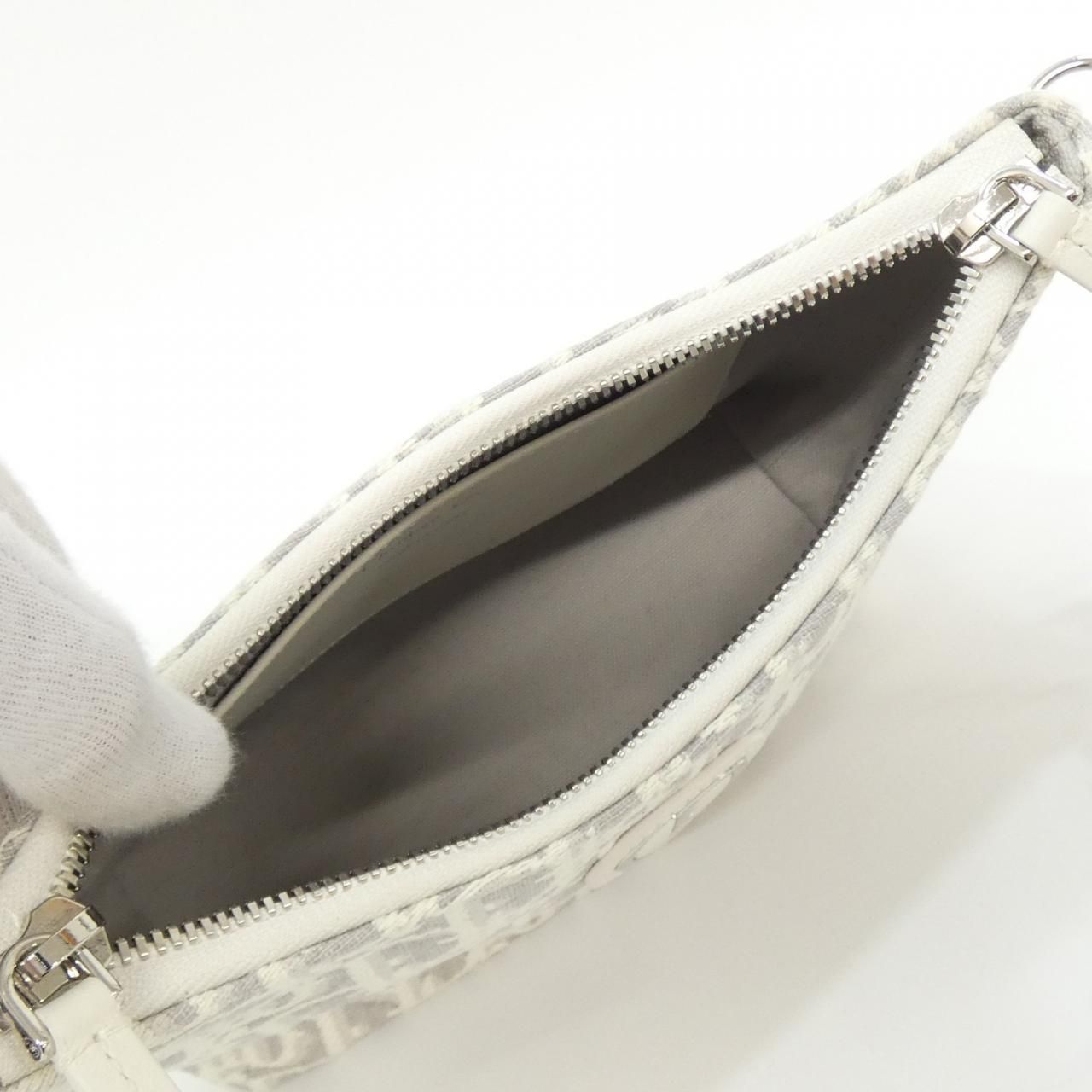 Dior Oblique 30 Montaigne in Shoulder — view 7