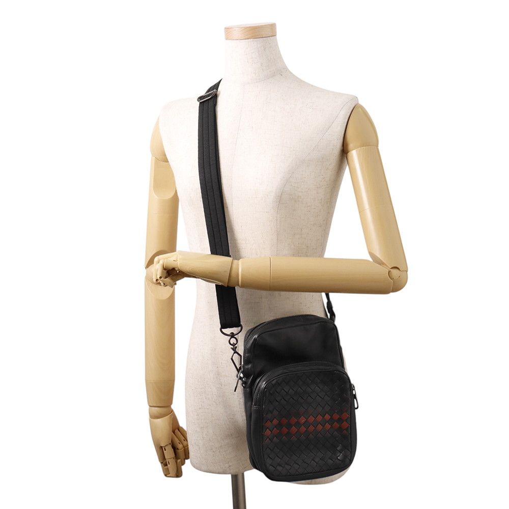 Bottega Veneta Shoulder Bag Intrecciato Leather Black — view 4