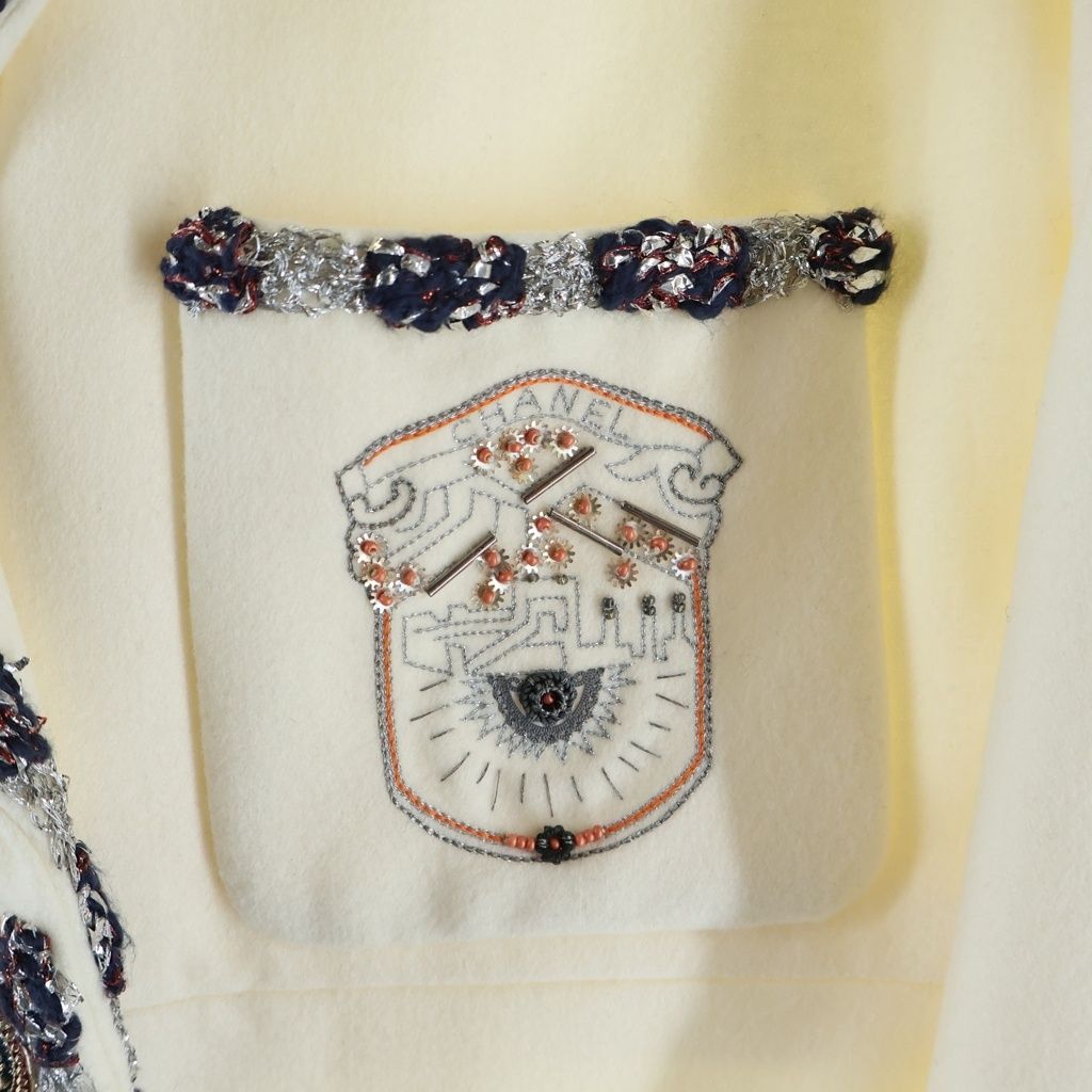 Chanel Tweed Piping Skool Jacket White — view 5