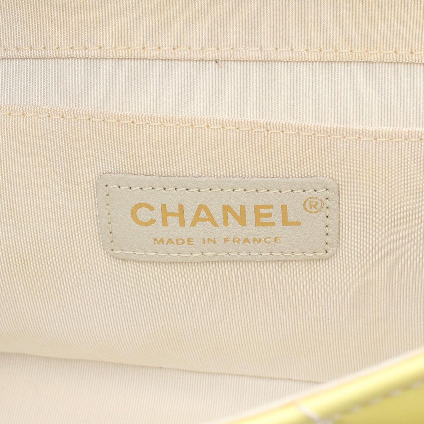 Chanel Shoulder Bag Stitch Yellow Patent Leather Chain — view 4