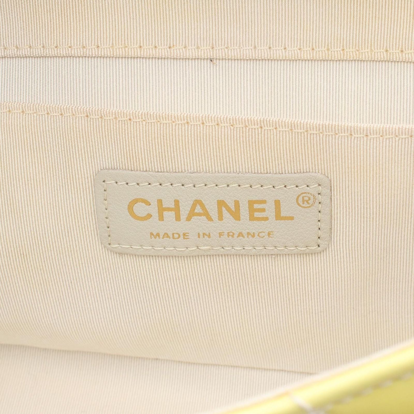 Chanel Shoulder Bag Stitch Yellow Patent Leather Chain — view 4
