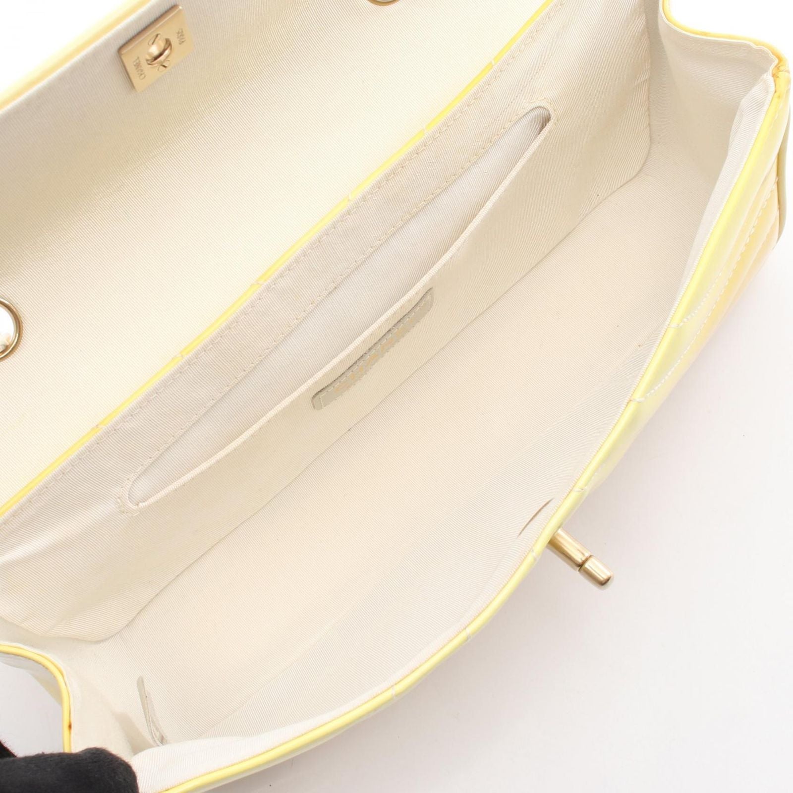 Chanel Shoulder Bag Stitch Yellow Patent Leather Chain — view 3