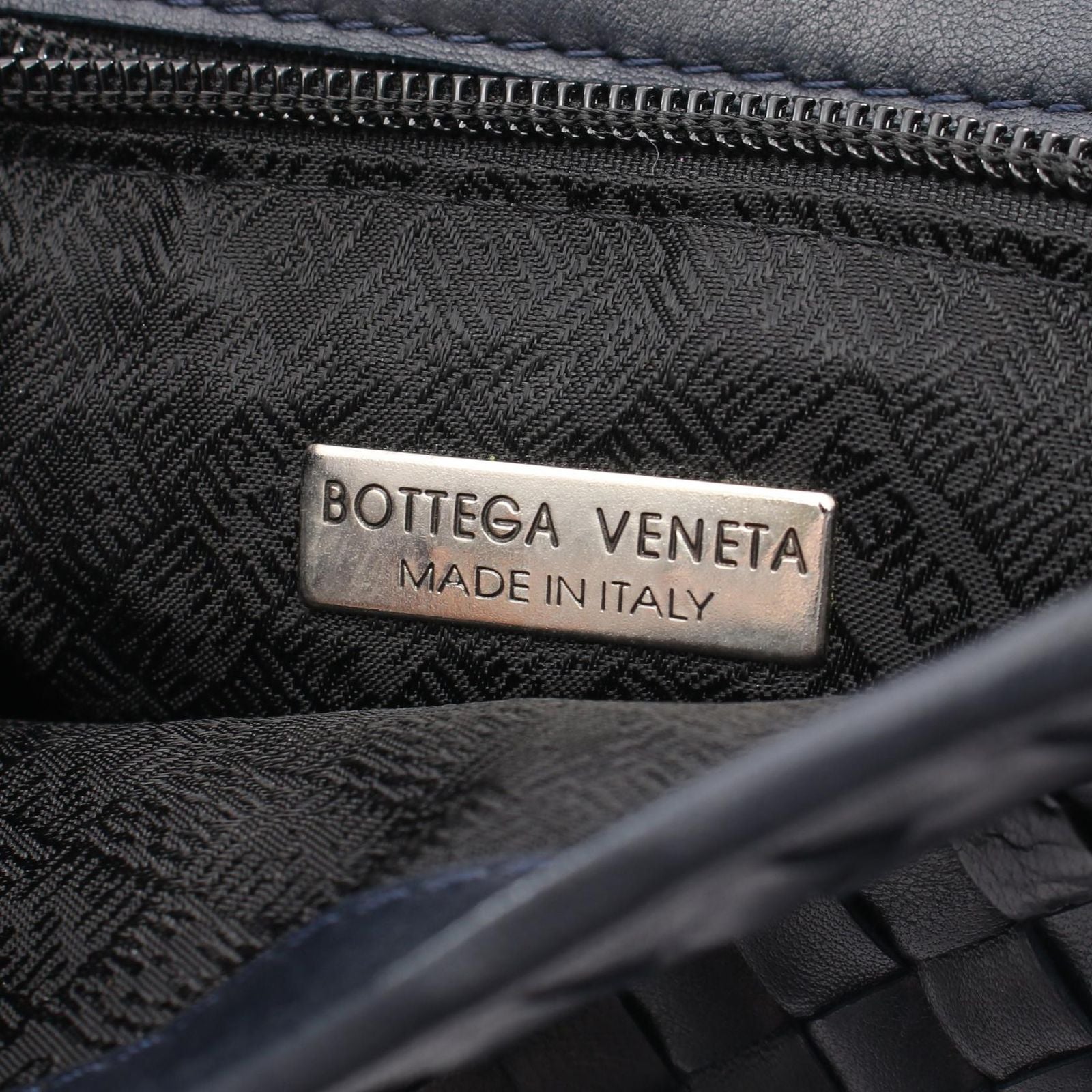 Bottega Veneta Shoulder Bag Intreccia Navy Leather — view 4