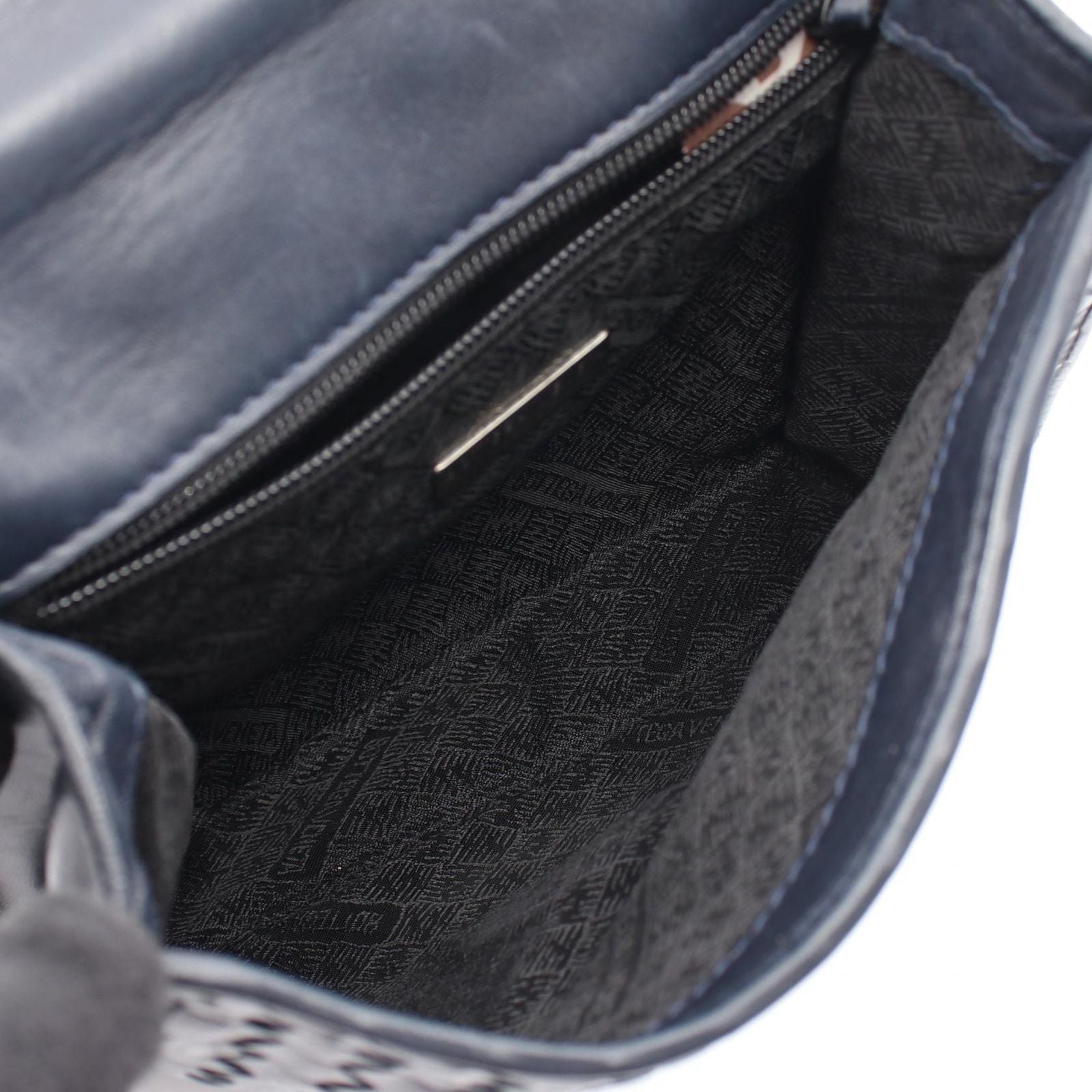 Bottega Veneta Shoulder Bag Intreccia Navy Leather — view 3