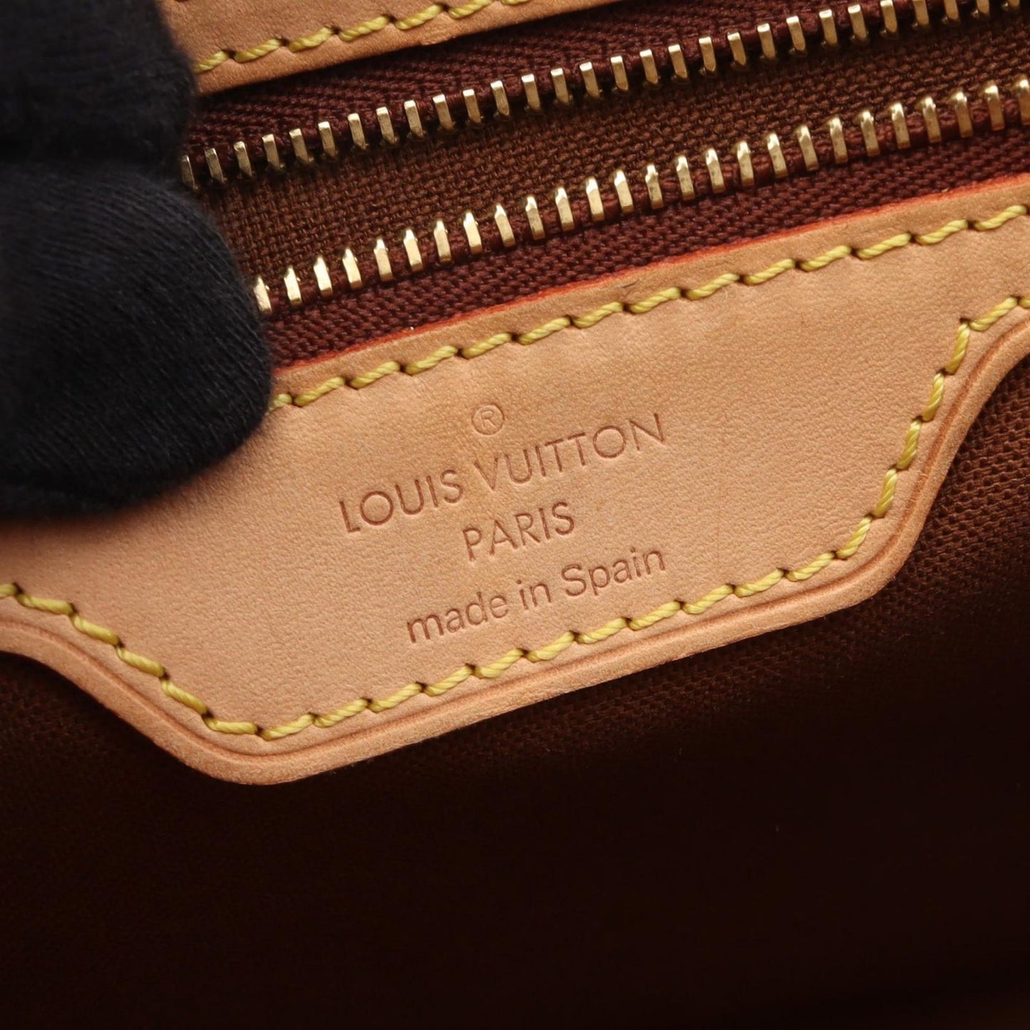 Louis Vuitton Shoulder Bag Aves Leather — view 4