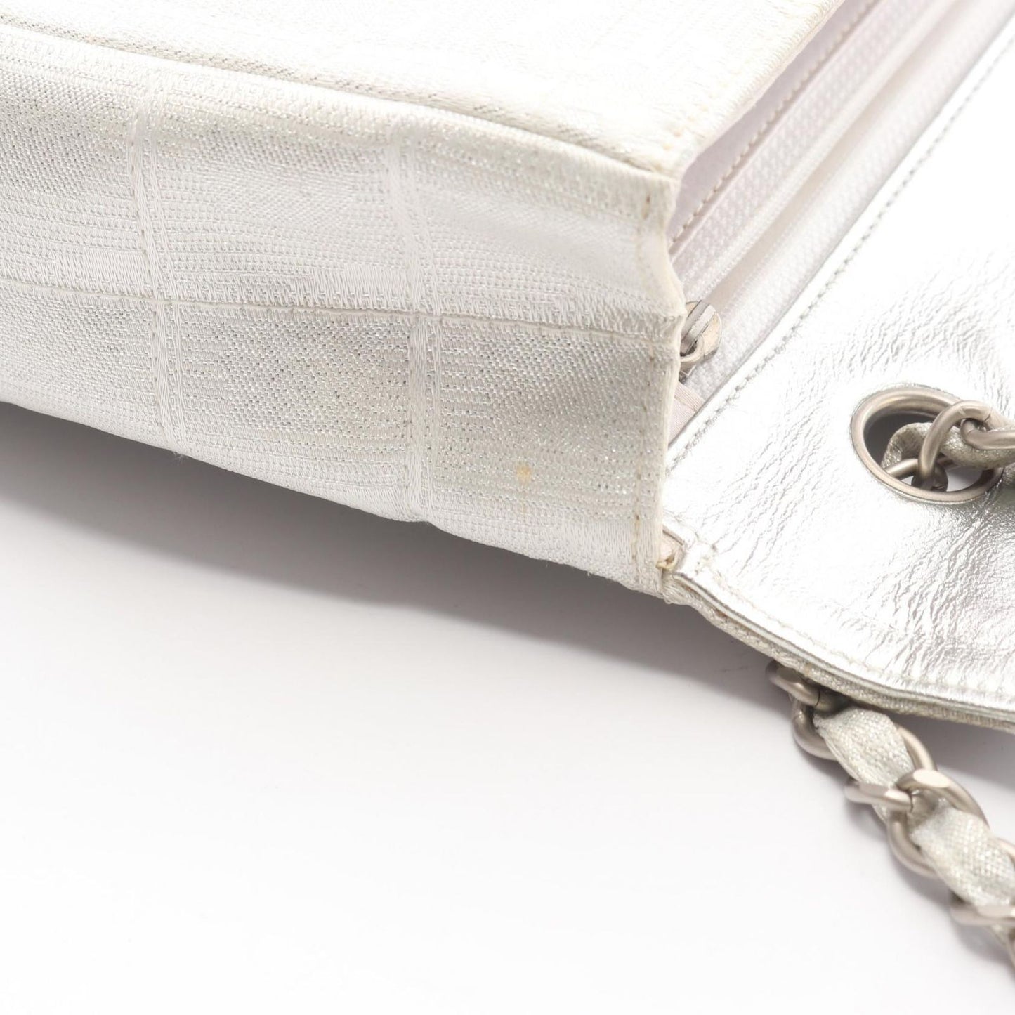 Chanel Shoulder Bag New Travelline Silver Leather New Chain — view 7
