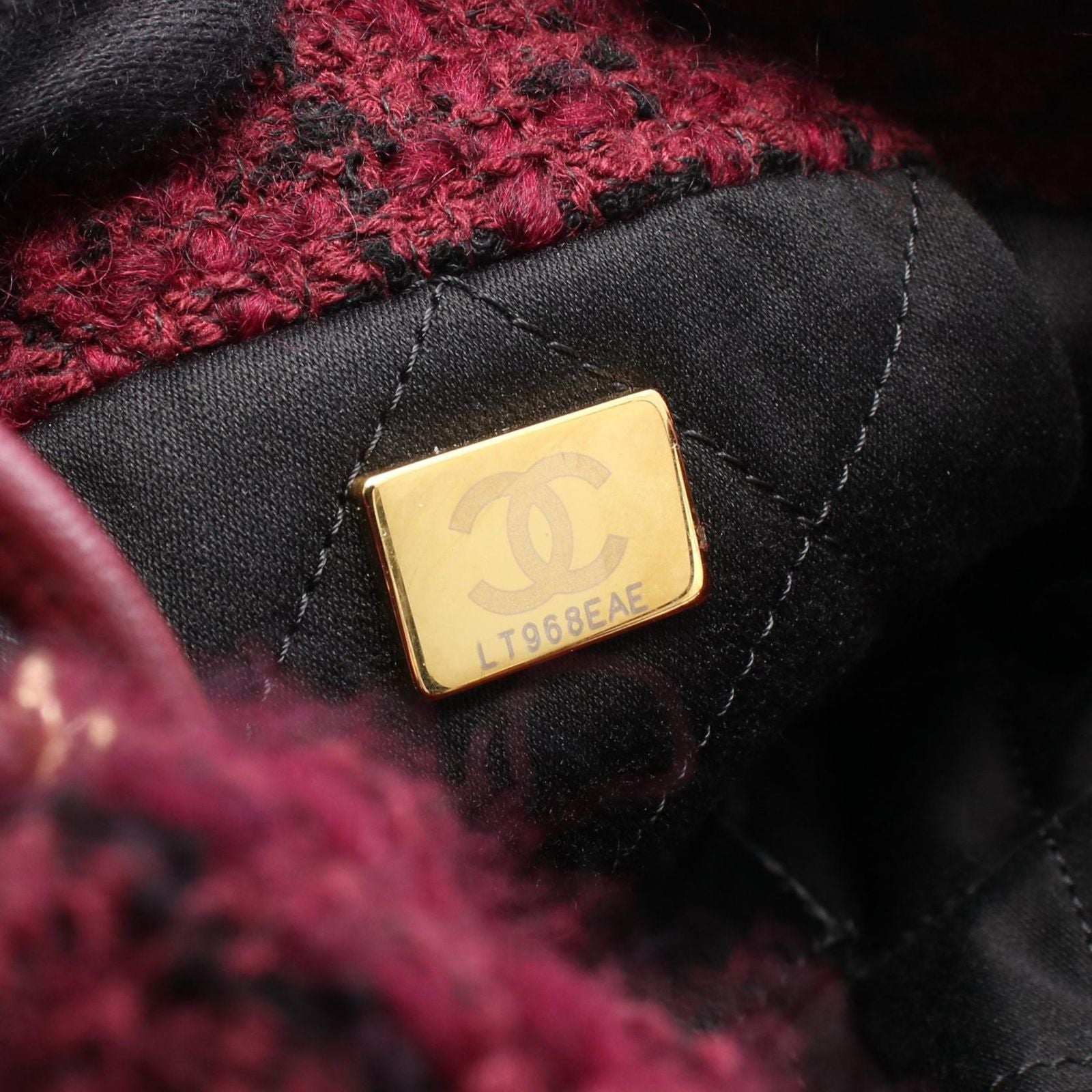 Chanel Shoulder Bag 22 Mini Winered Leather 22 Quilted Chain — view 5