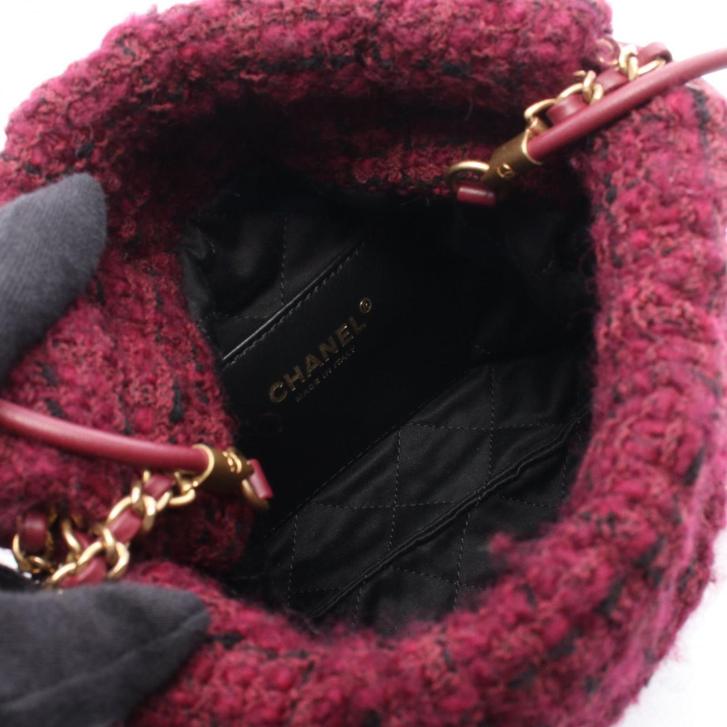 Chanel Shoulder Bag 22 Mini Winered Leather 22 Quilted Chain — view 3