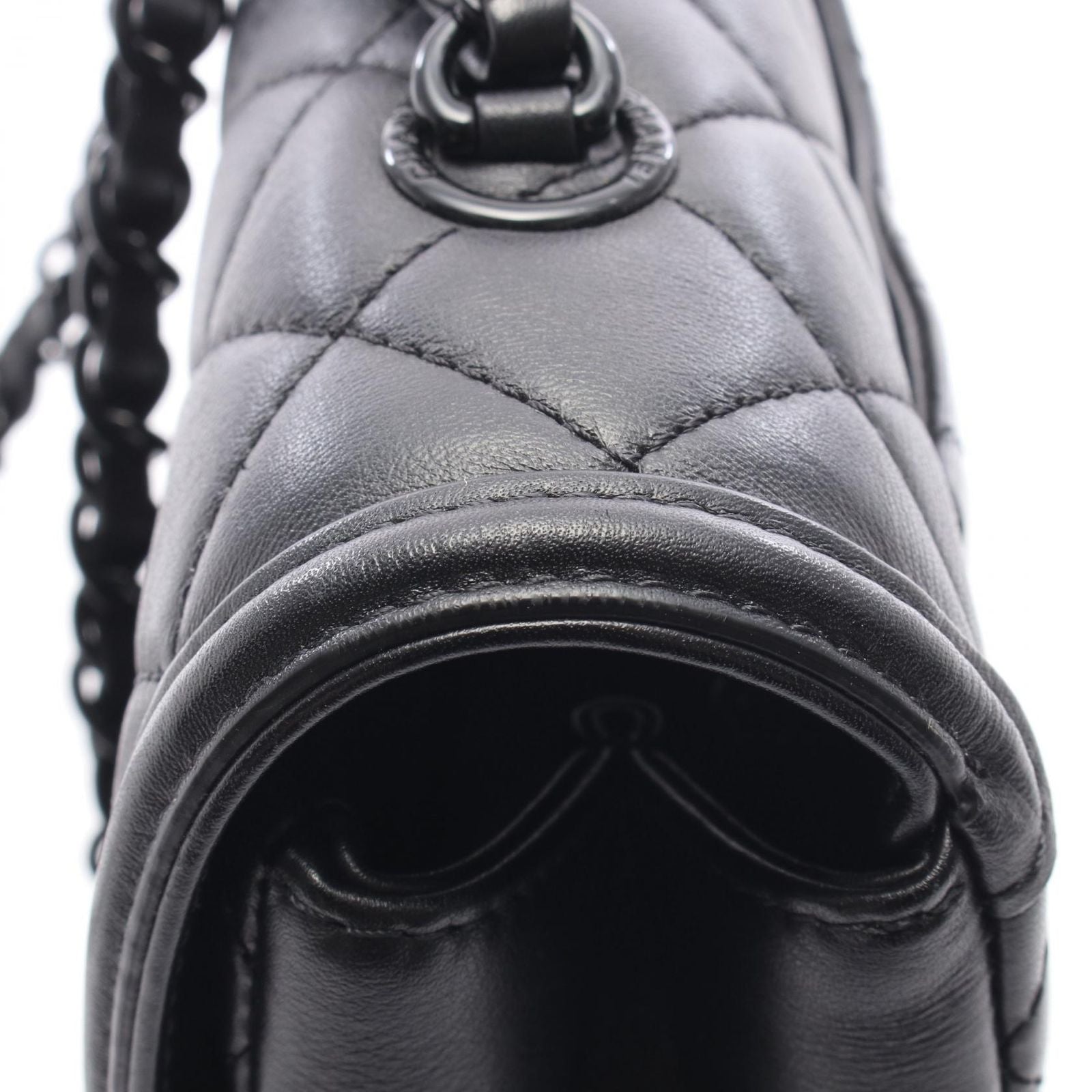 Chanel Shoulder Bag Quilted Black Leather Chain — view 9