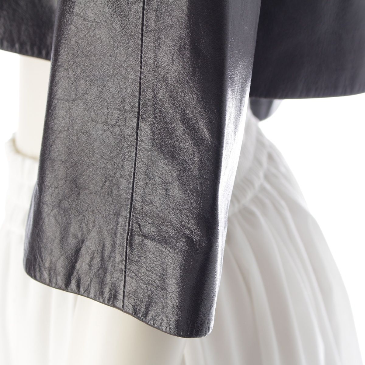 Chanel Lambskin Leather CC Logo Pearl Button Cropped Jacket Black 36 — view 7