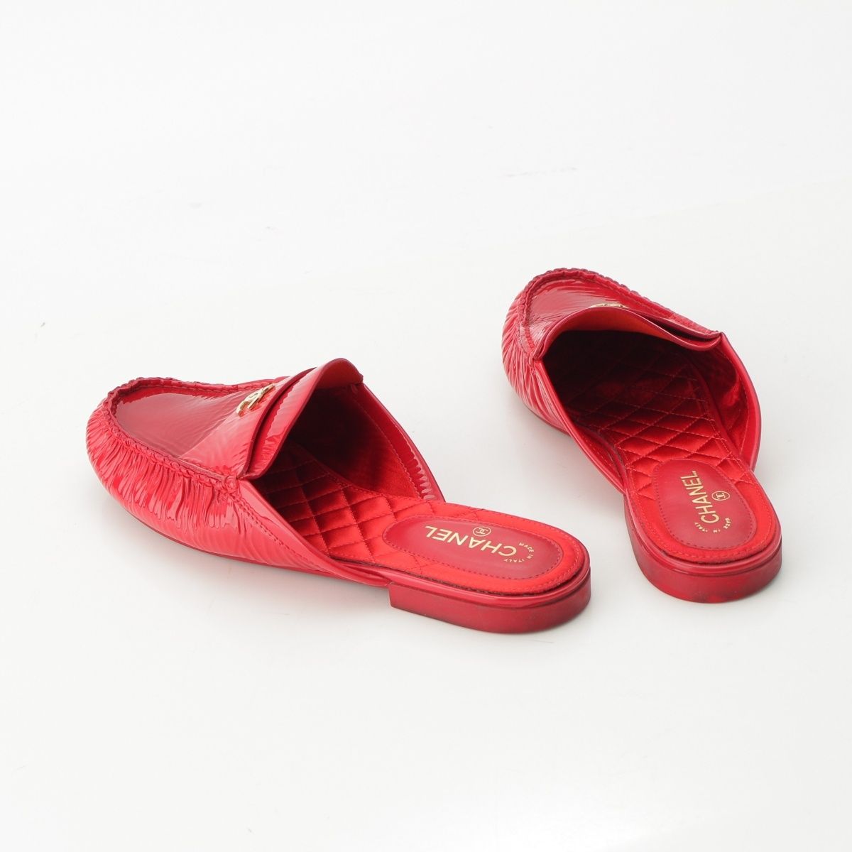 Chanel 18c Patent CC Logo Sandals Red — view 4