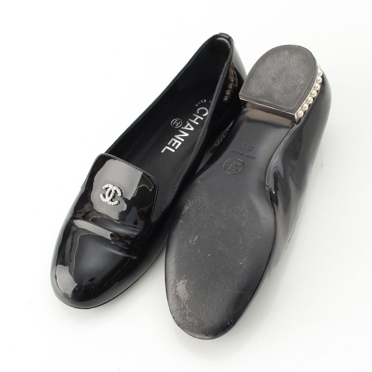 Chanel Pearl Patent Leather CC Logo Loafers Black — view 5