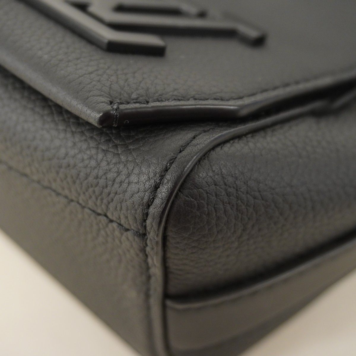 Louis Vuitton Shoulder Bag LV Aerogram Take Off Messenger Noir — view 7