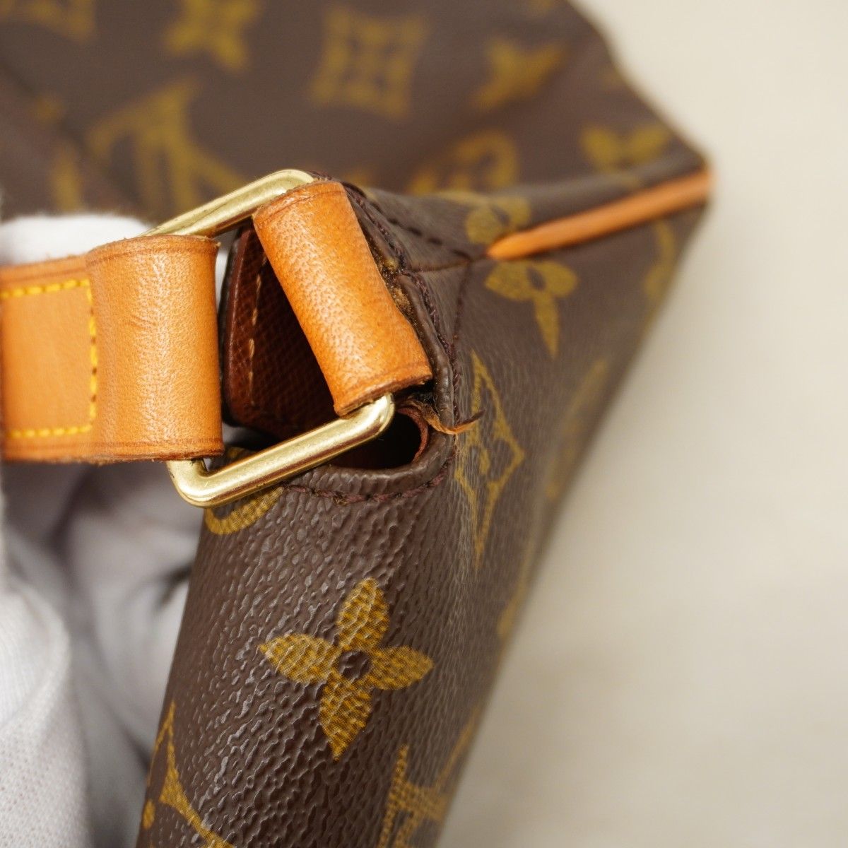 Louis Vuitton Shoulder Bag Monogram Musette Brown — view 6