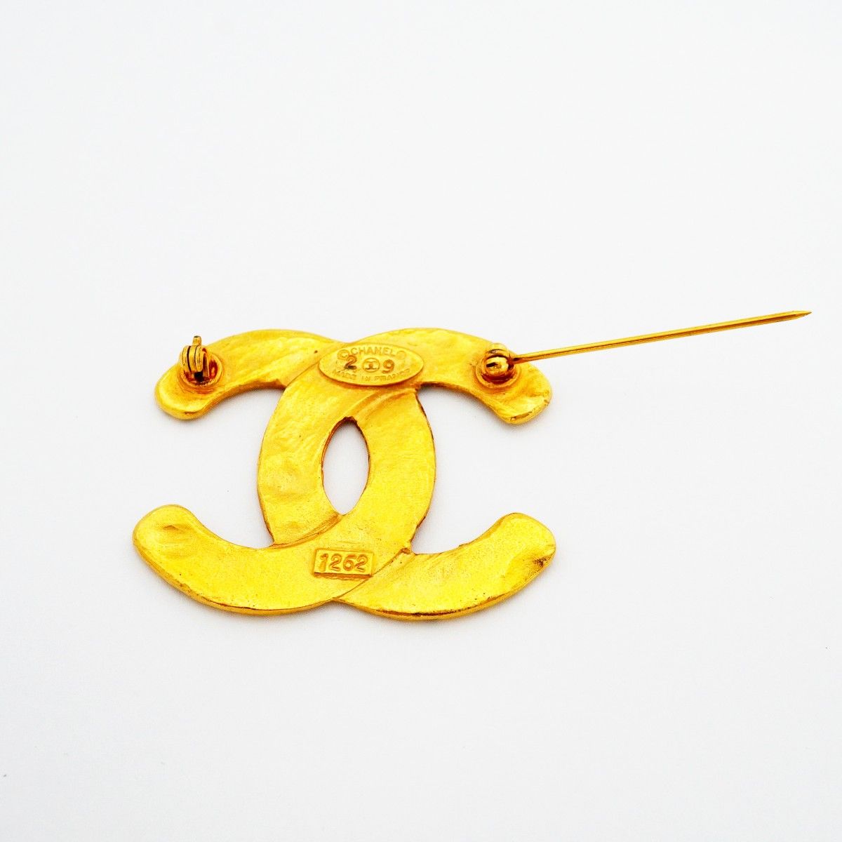 Chanel Brooch Vintage CC Logo Gold Plated — view 6