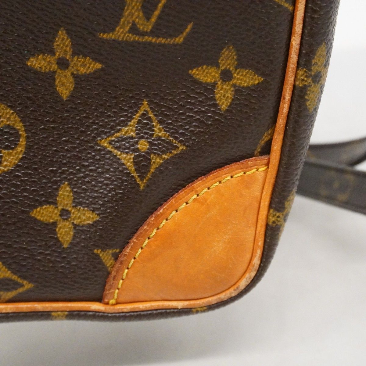 Louis Vuitton Shoulder Bag Monogram Amazon Brown — view 8