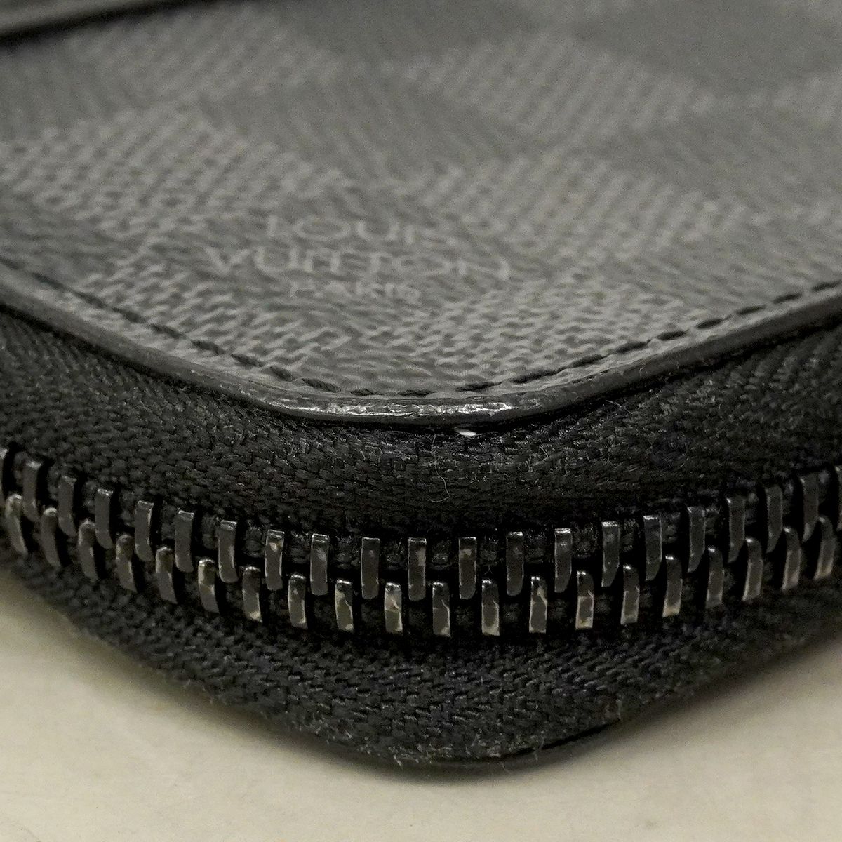 Louis Vuitton Wallet Damier Graphite Utility Zippy Vertical Black — view 7