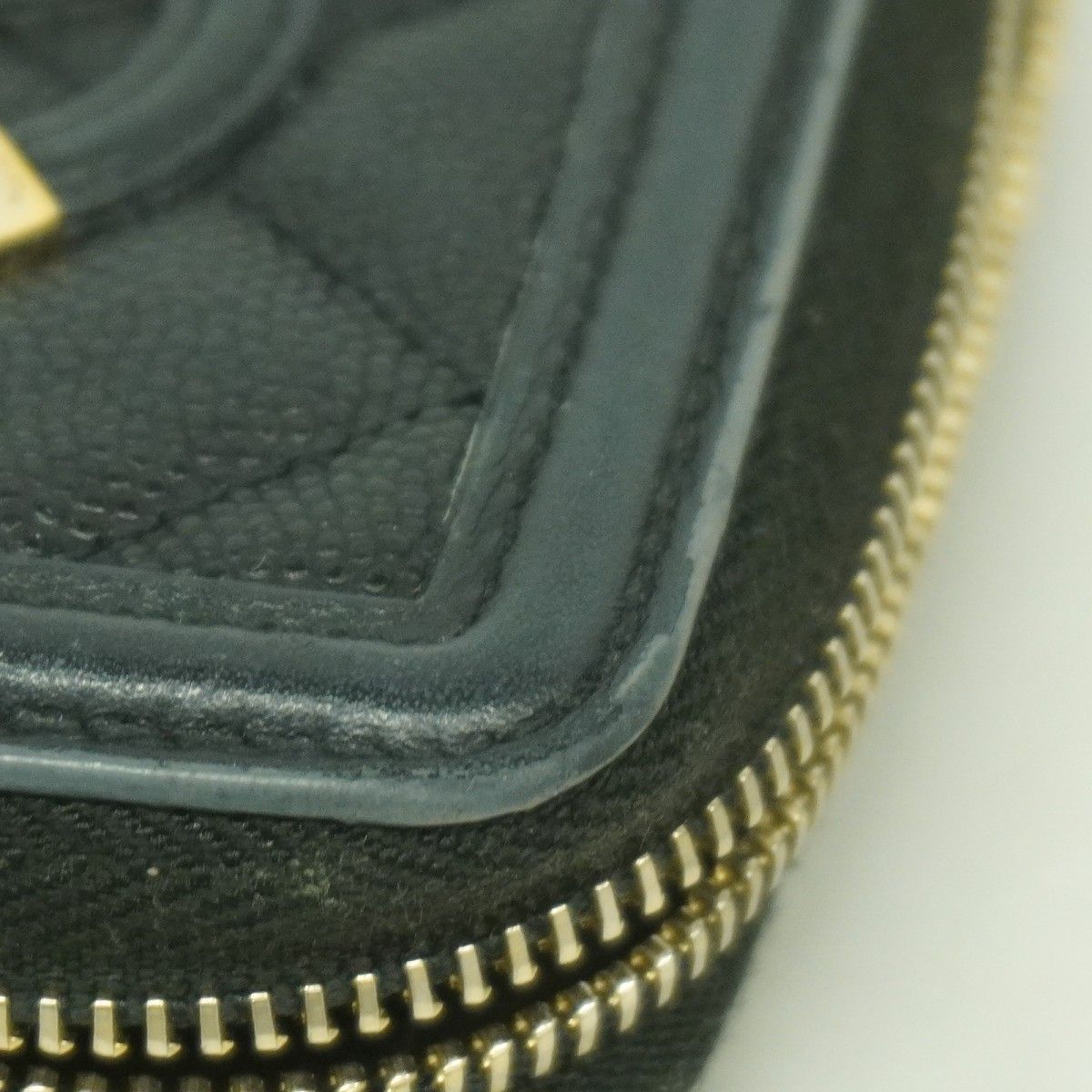 Chanel Coin Case CC Filigree Caviar Leather Black Gold — view 6