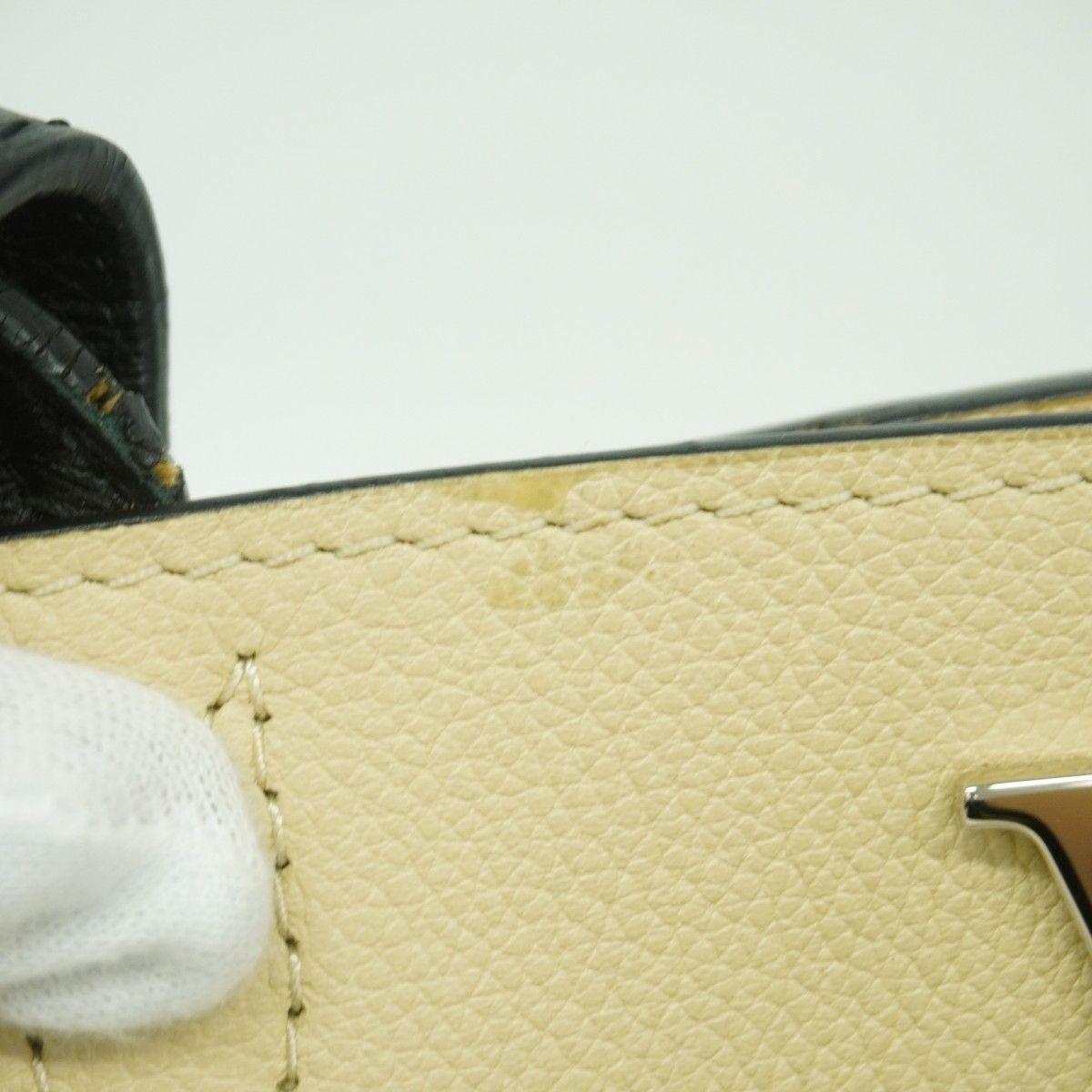 Louis Vuitton Tote Lockme Cover Vanille Noir — view 7