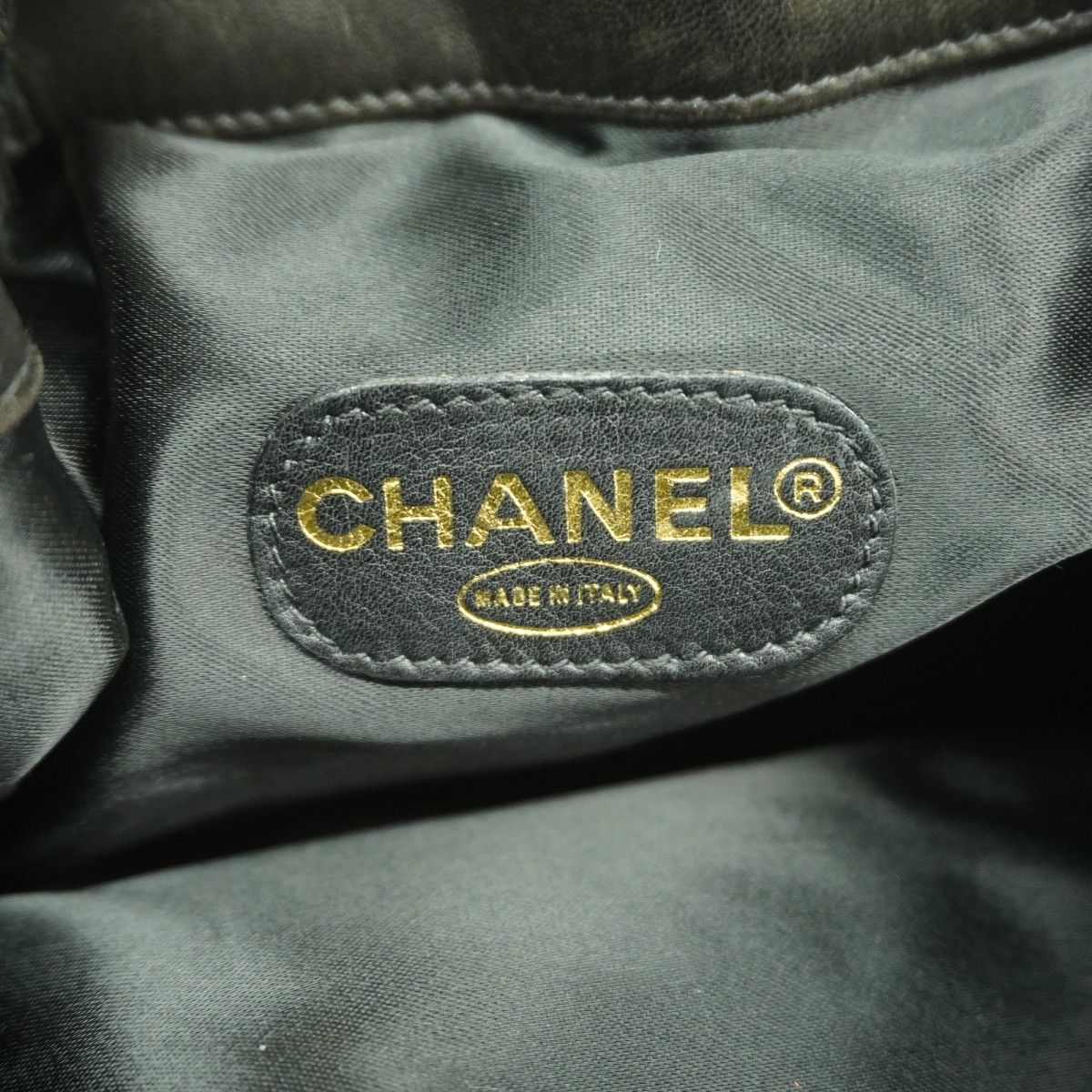 Chanel Shoulder Bag Lambskin Black Gold — view 5