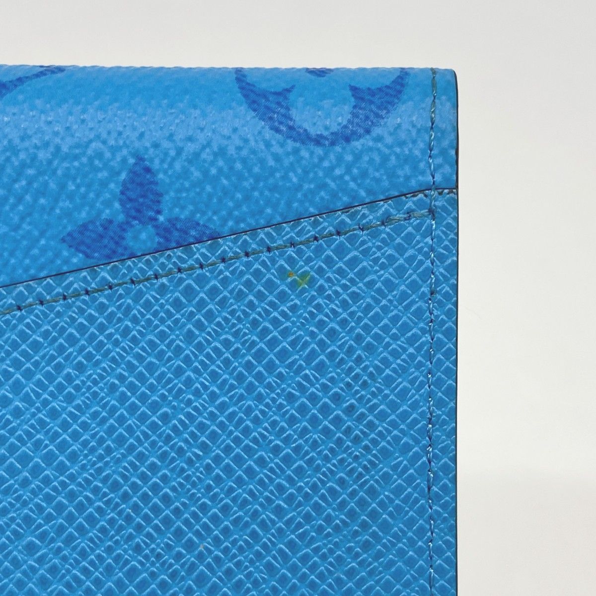 Louis Vuitton Card Case Taigarama Organizer de Poche Blue — view 7